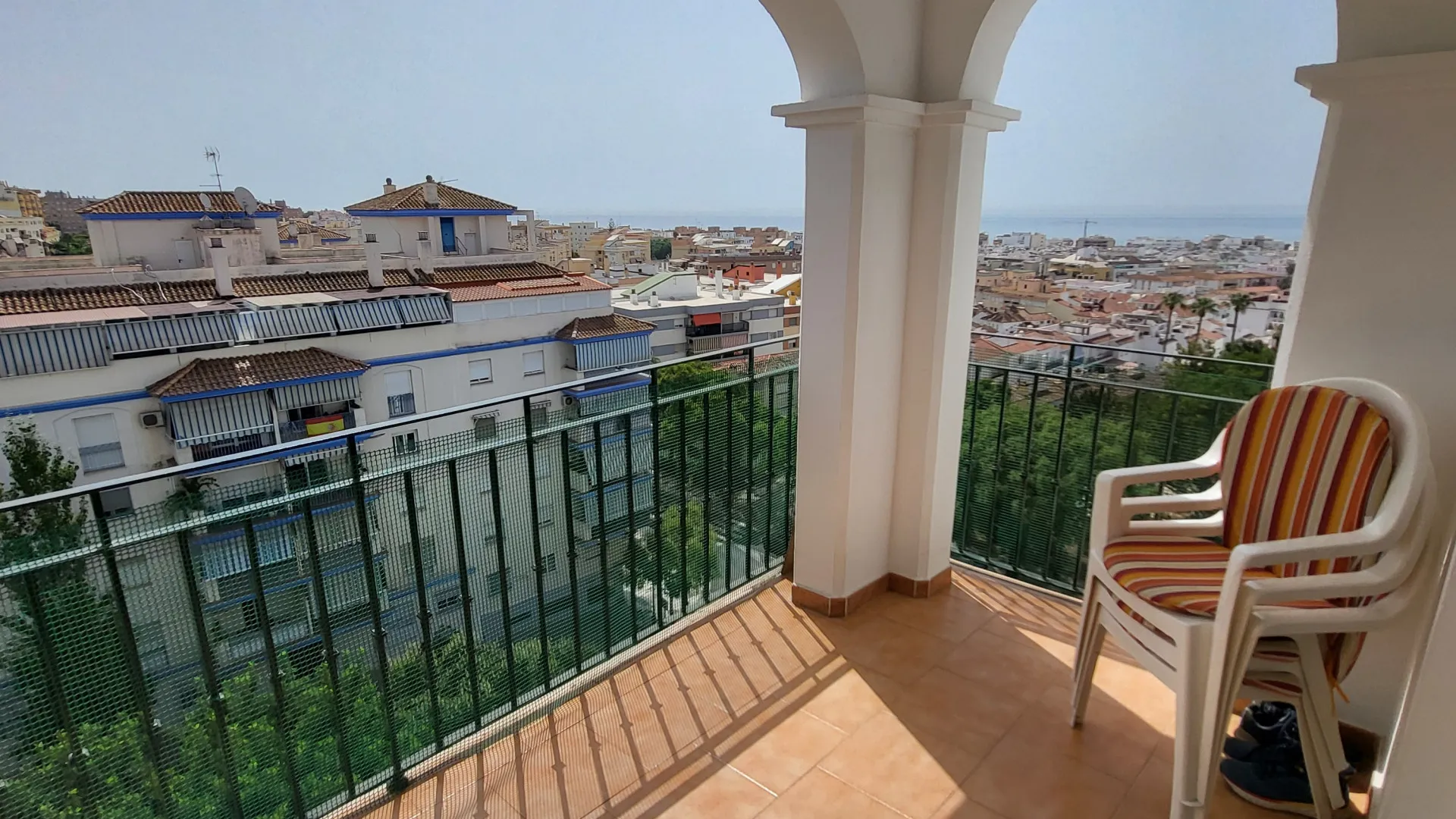 Se vende apartamento en Avda de Andalucia - Sierra de Estepona con 3 dormitorios