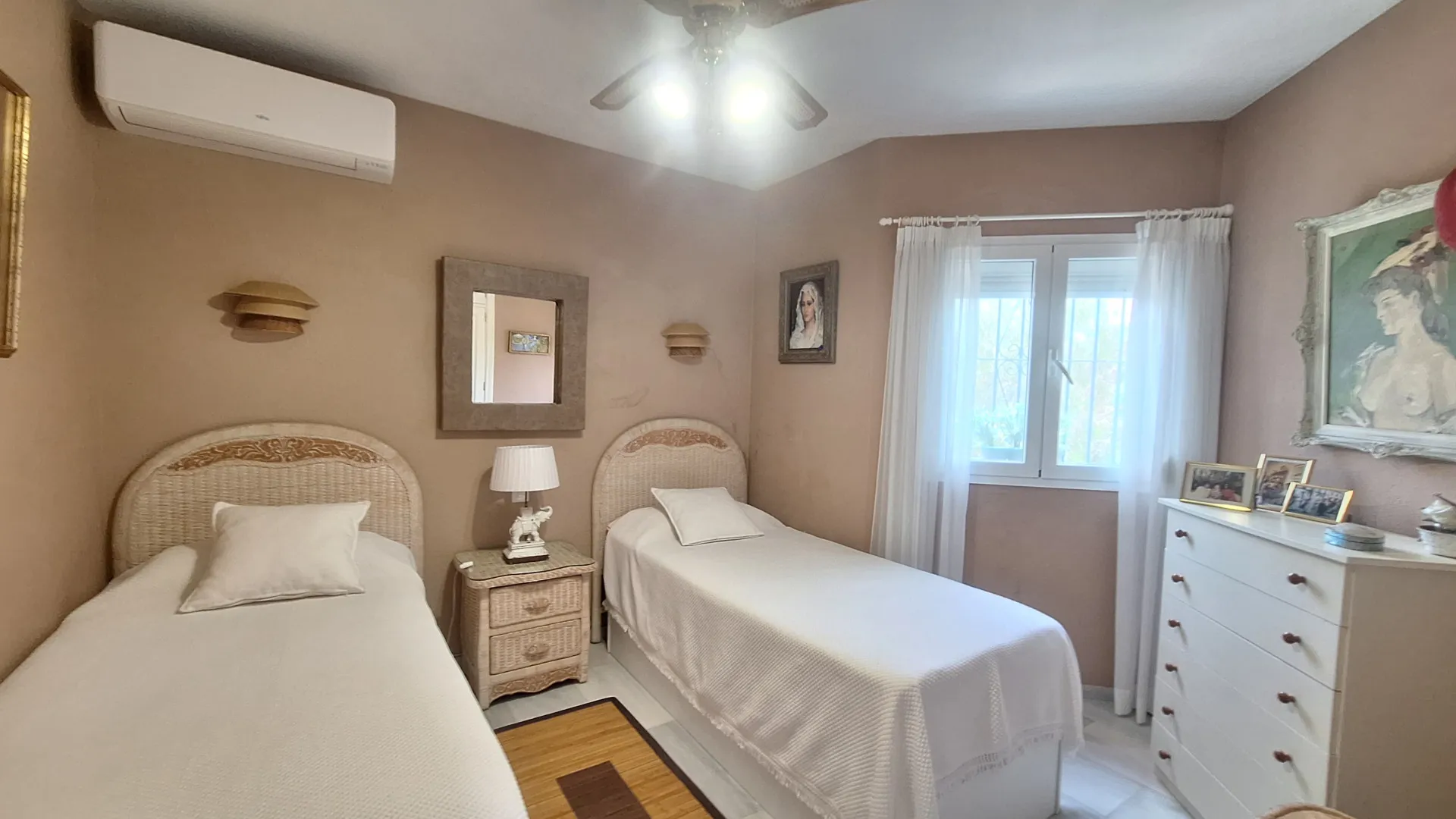 3 bedrooms town house for sale in Bel Air