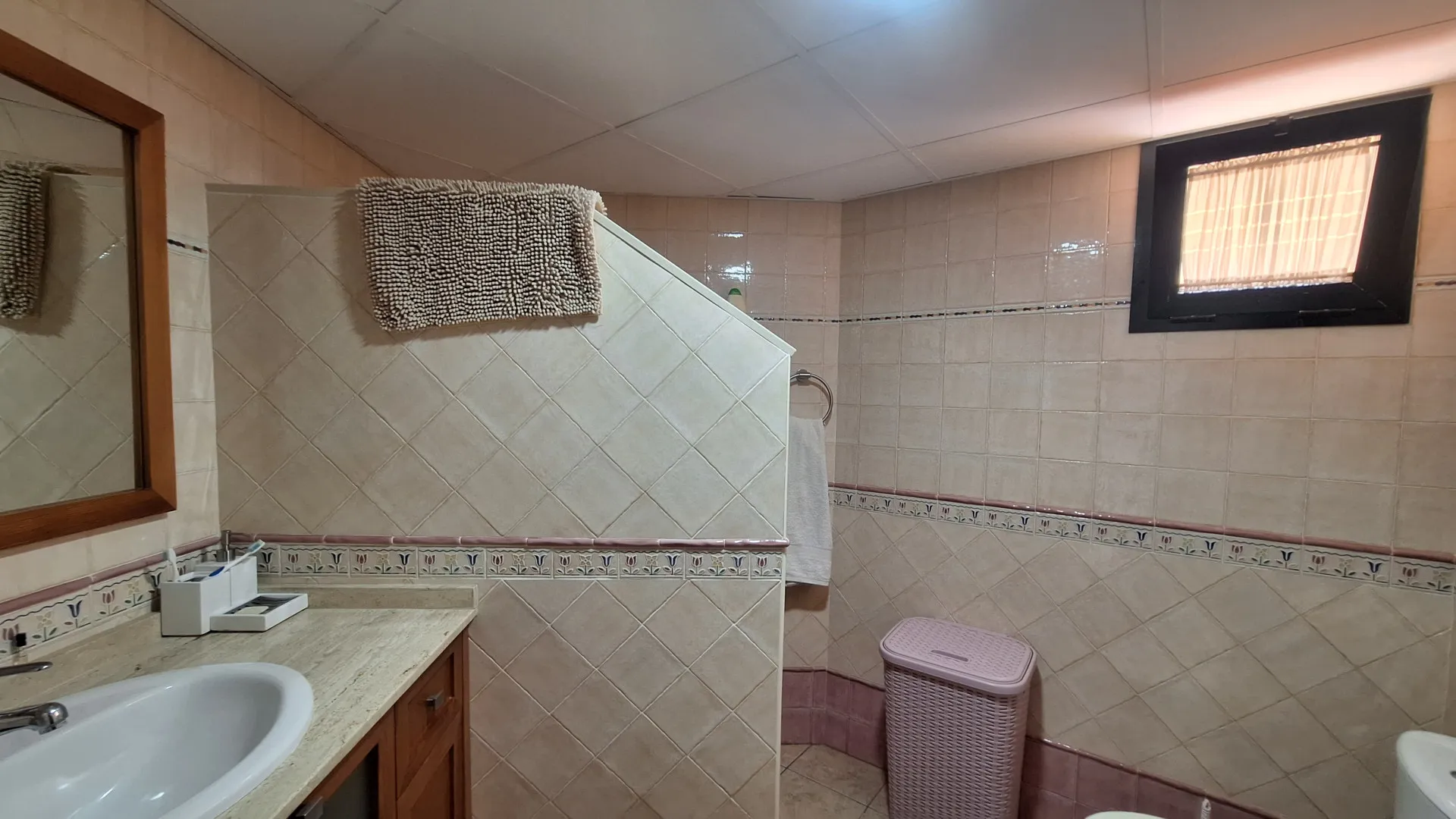 Se vende adosado en Estepona Ciudad de 6 dormitorios