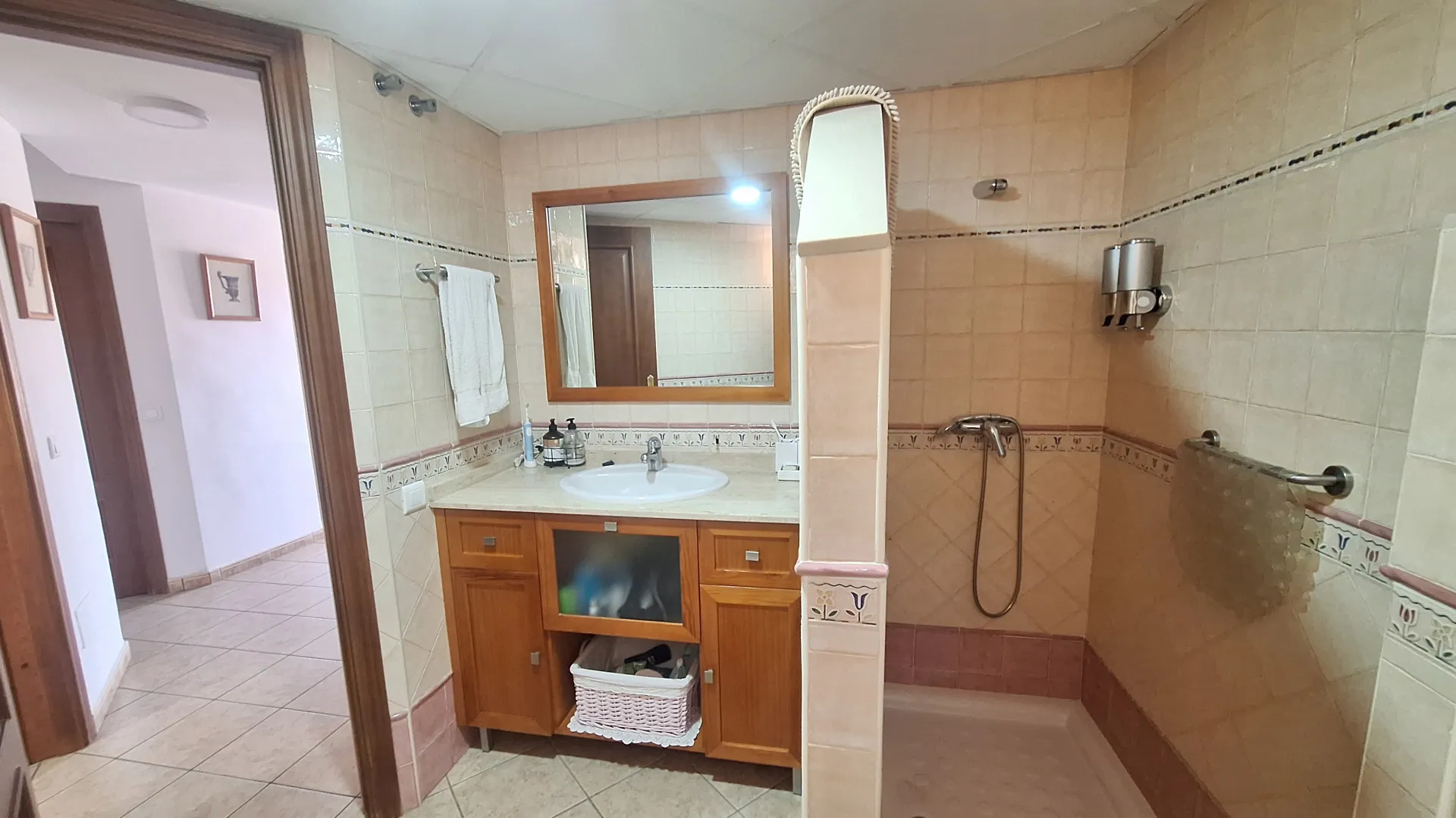 Se vende adosado en Estepona Ciudad de 6 dormitorios