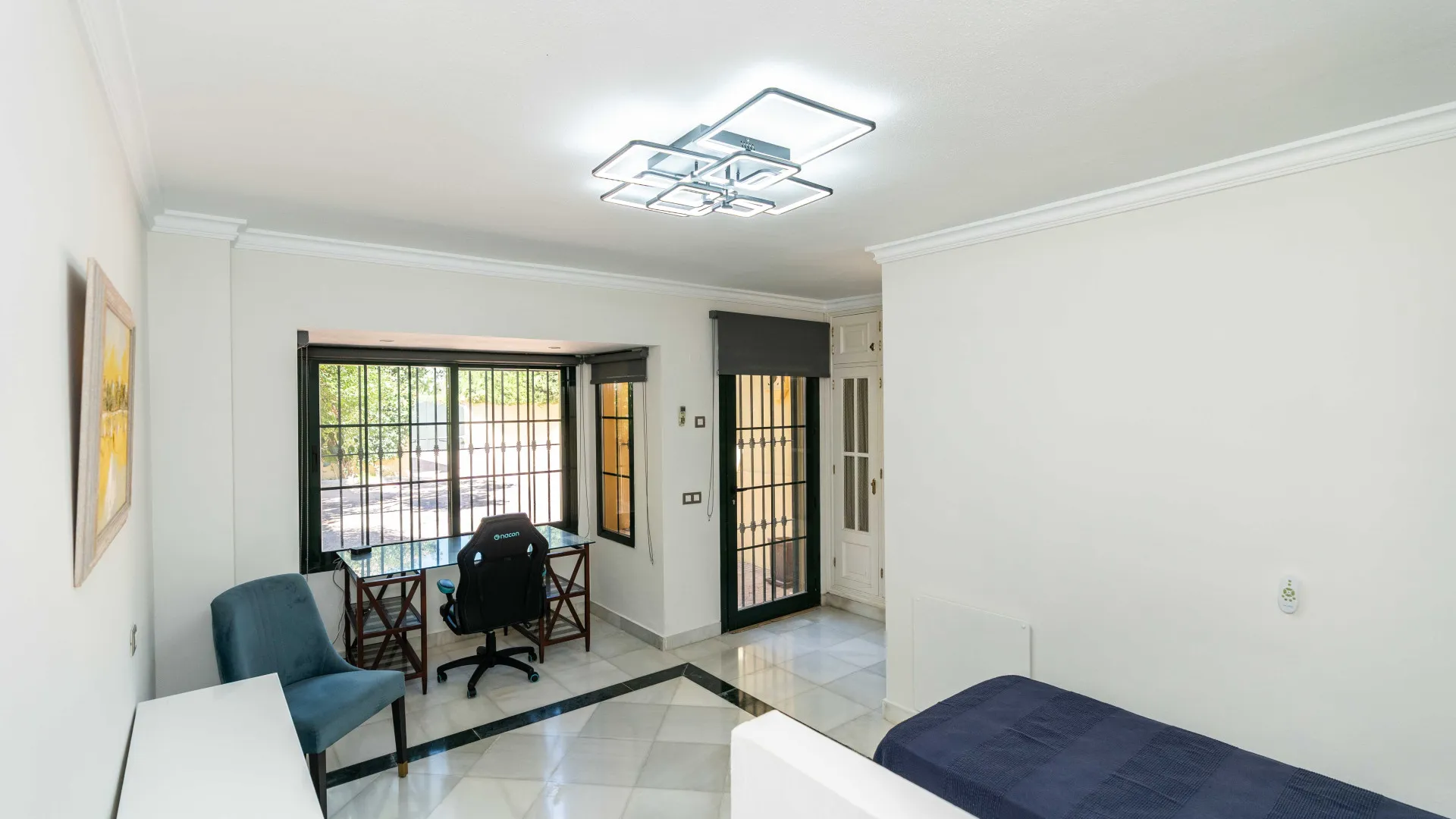 Villa with 6 bedrooms for sale in Guadalmina Baja