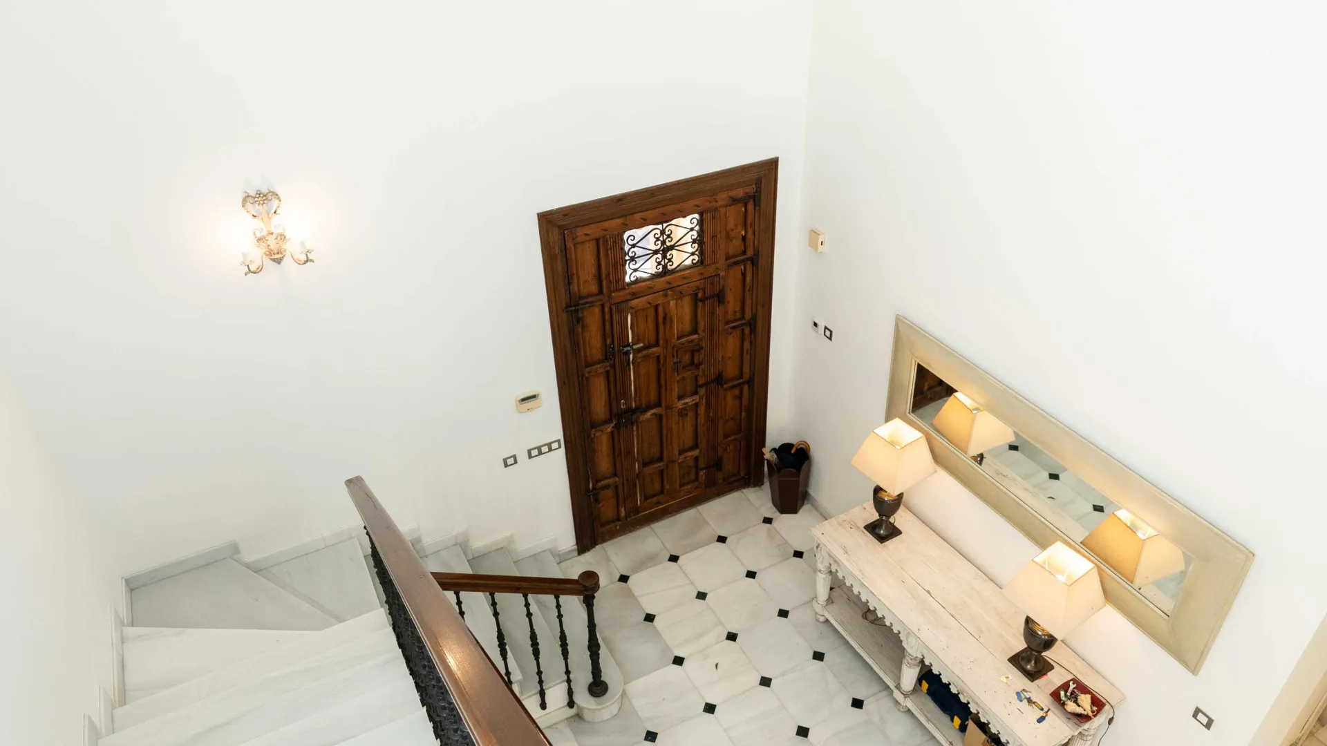 Villa with 6 bedrooms for sale in Guadalmina Baja