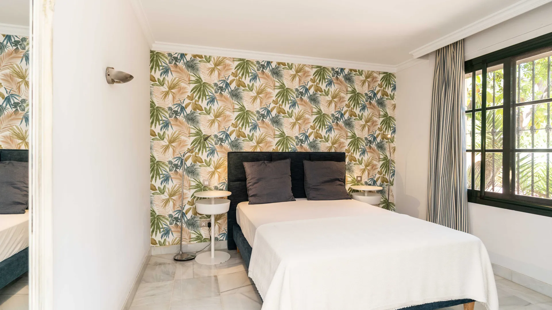 Villa with 6 bedrooms for sale in Guadalmina Baja