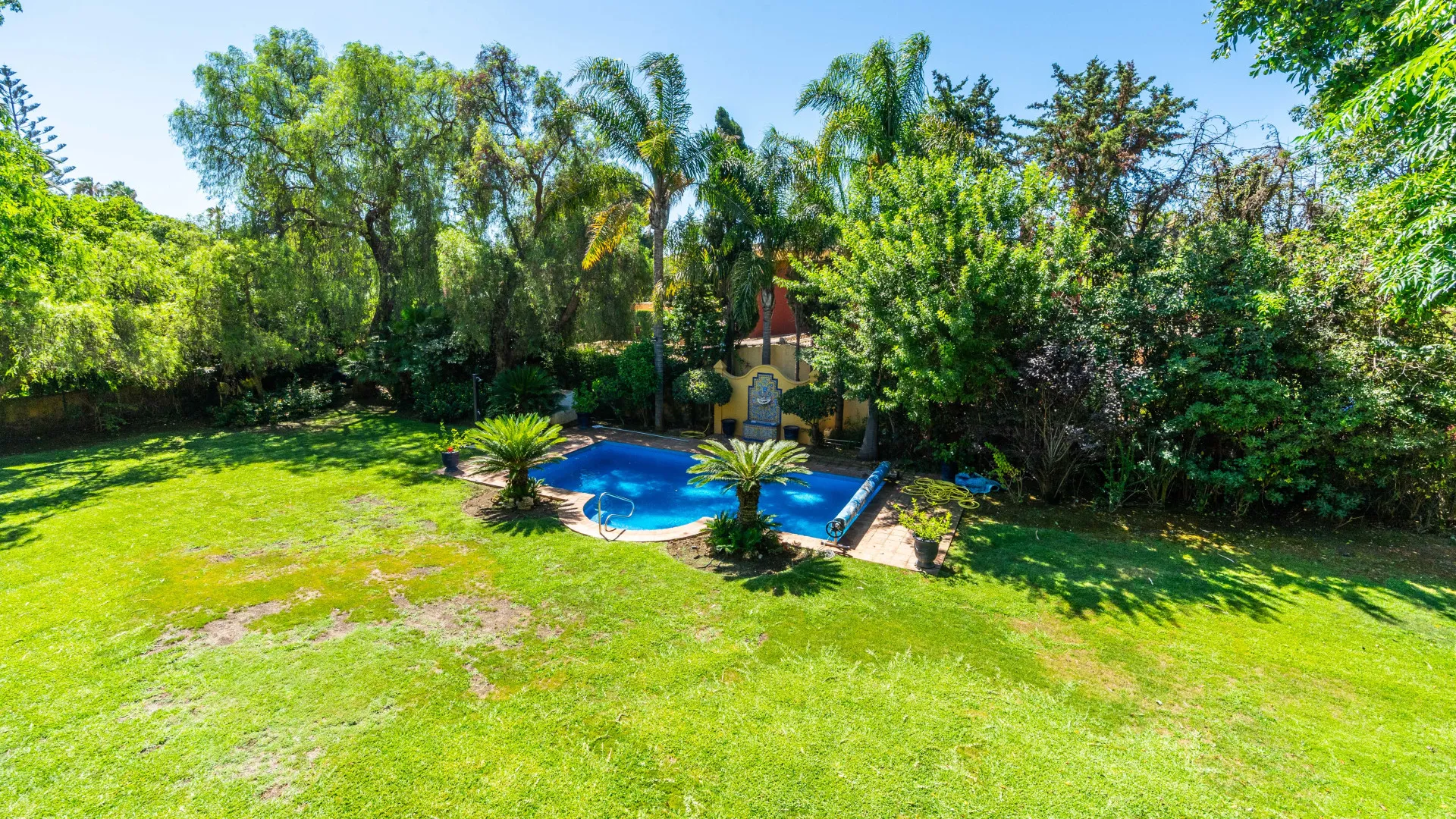 Villa with 6 bedrooms for sale in Guadalmina Baja