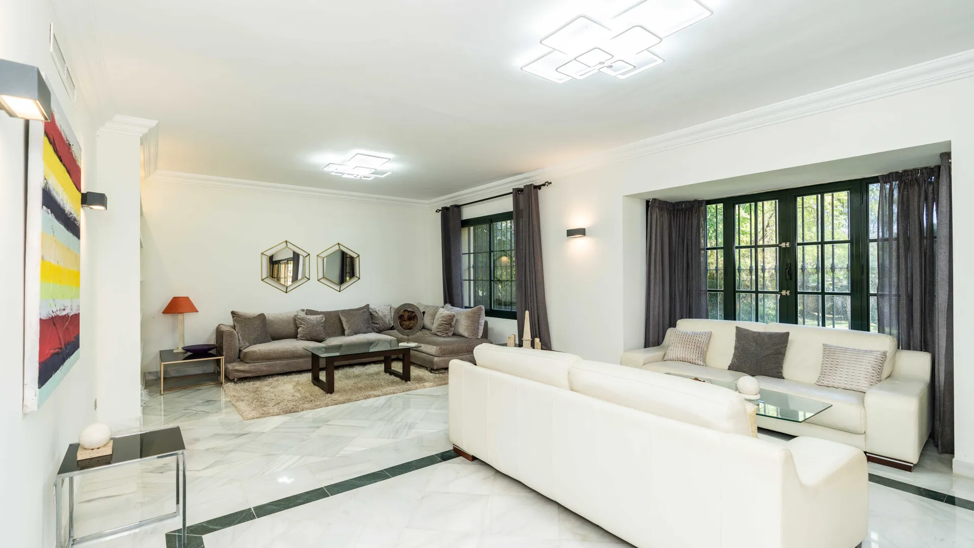 Villa with 6 bedrooms for sale in Guadalmina Baja