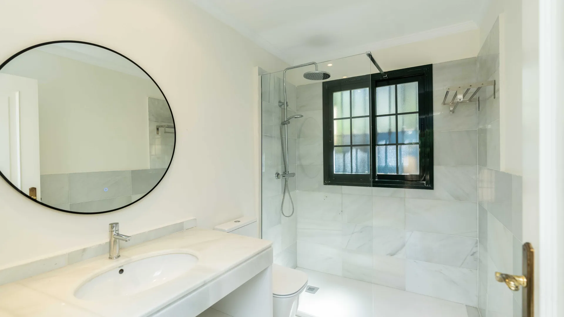 Villa with 6 bedrooms for sale in Guadalmina Baja
