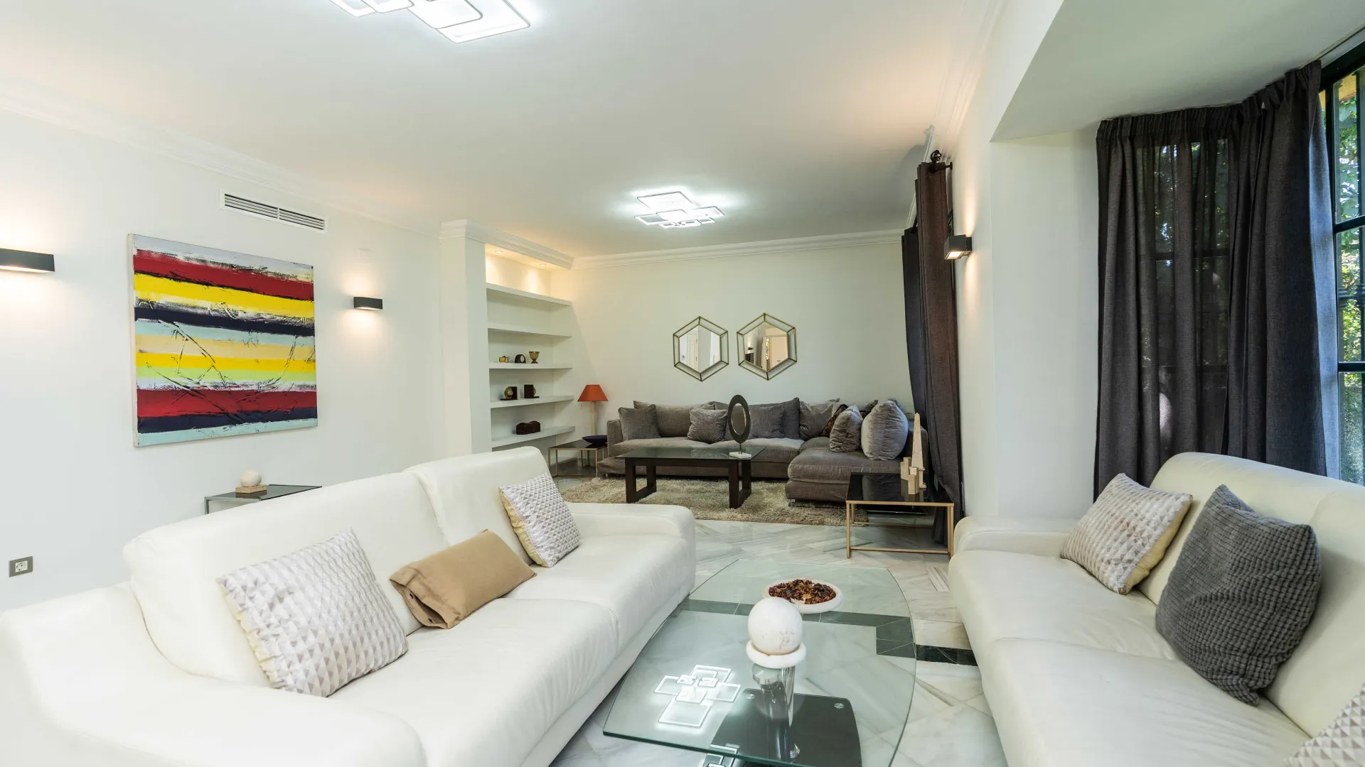 Villa with 6 bedrooms for sale in Guadalmina Baja