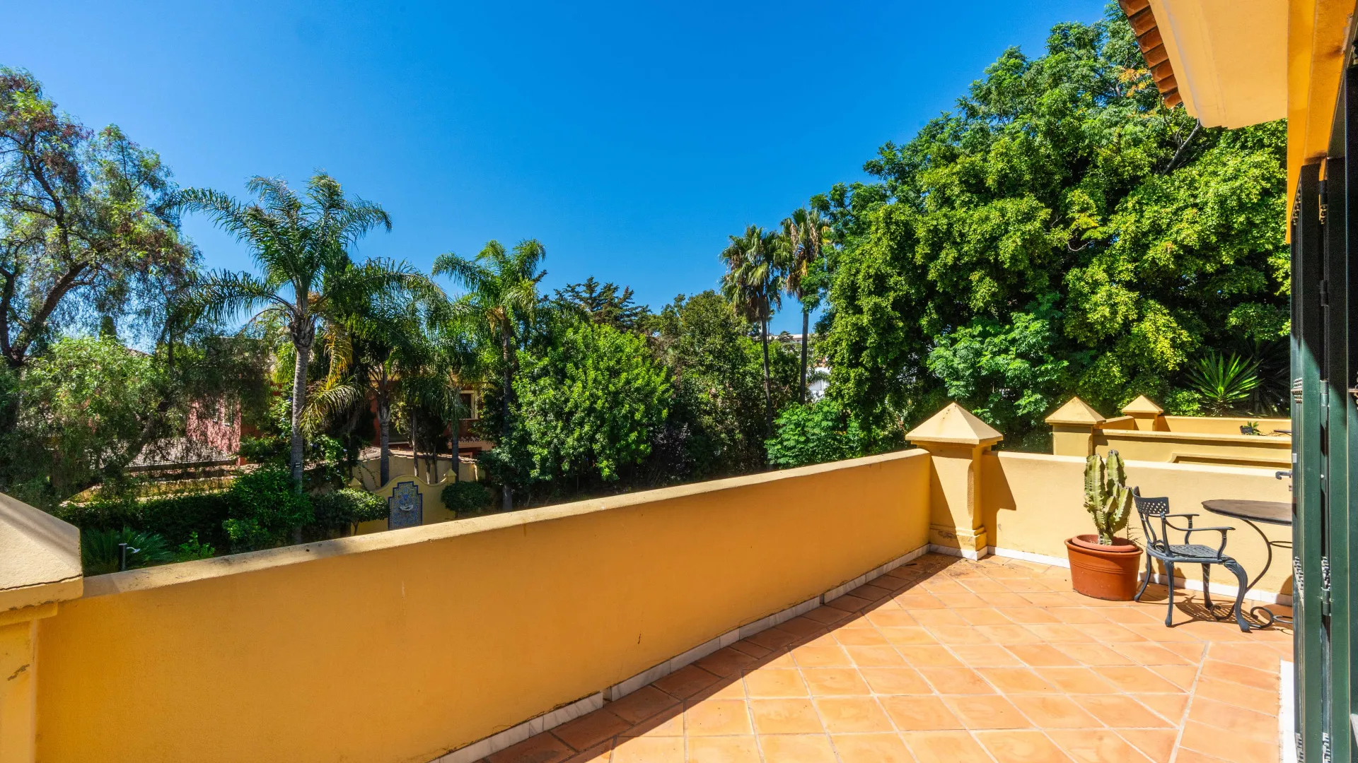 Villa with 6 bedrooms for sale in Guadalmina Baja