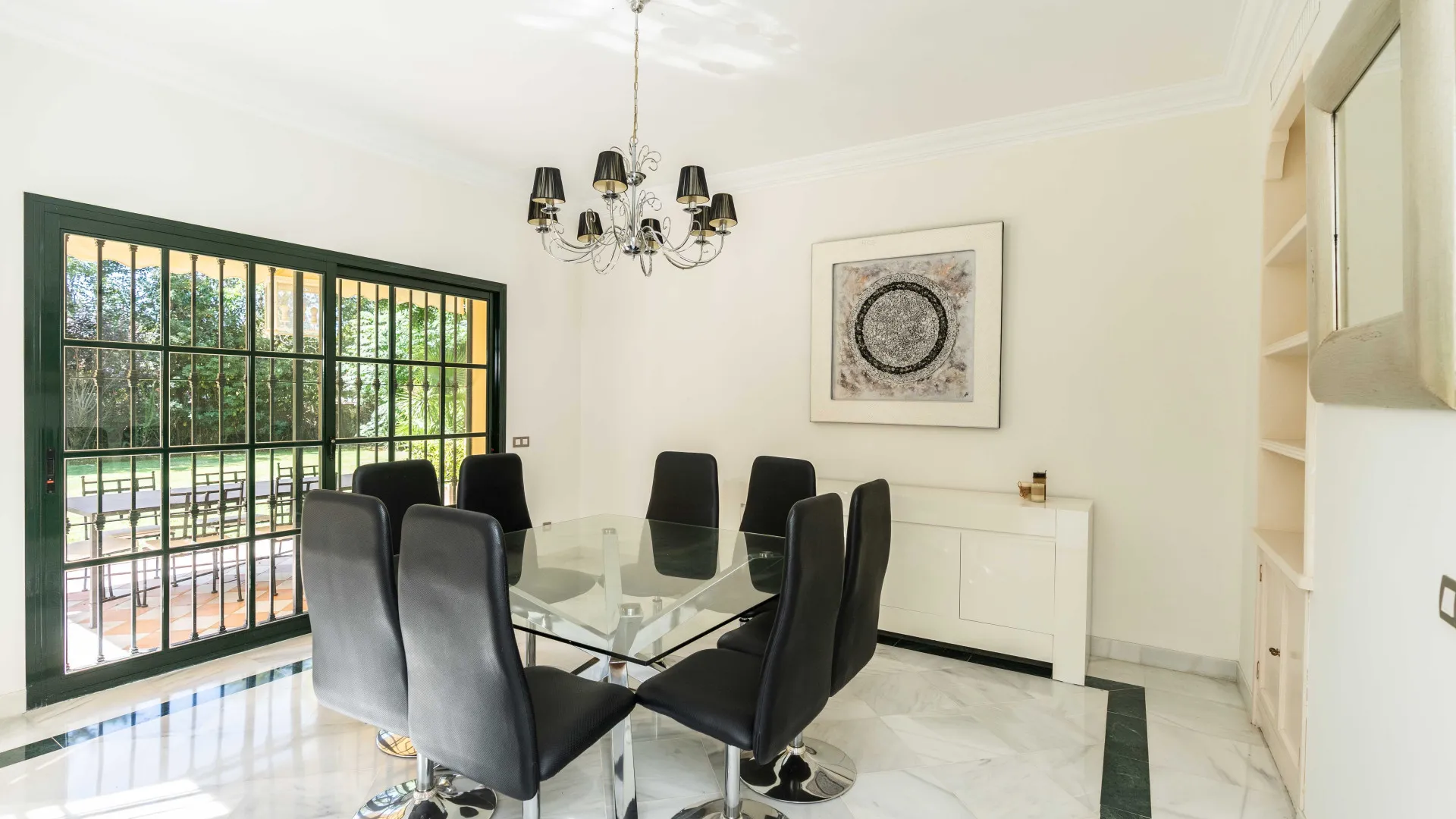 Villa with 6 bedrooms for sale in Guadalmina Baja