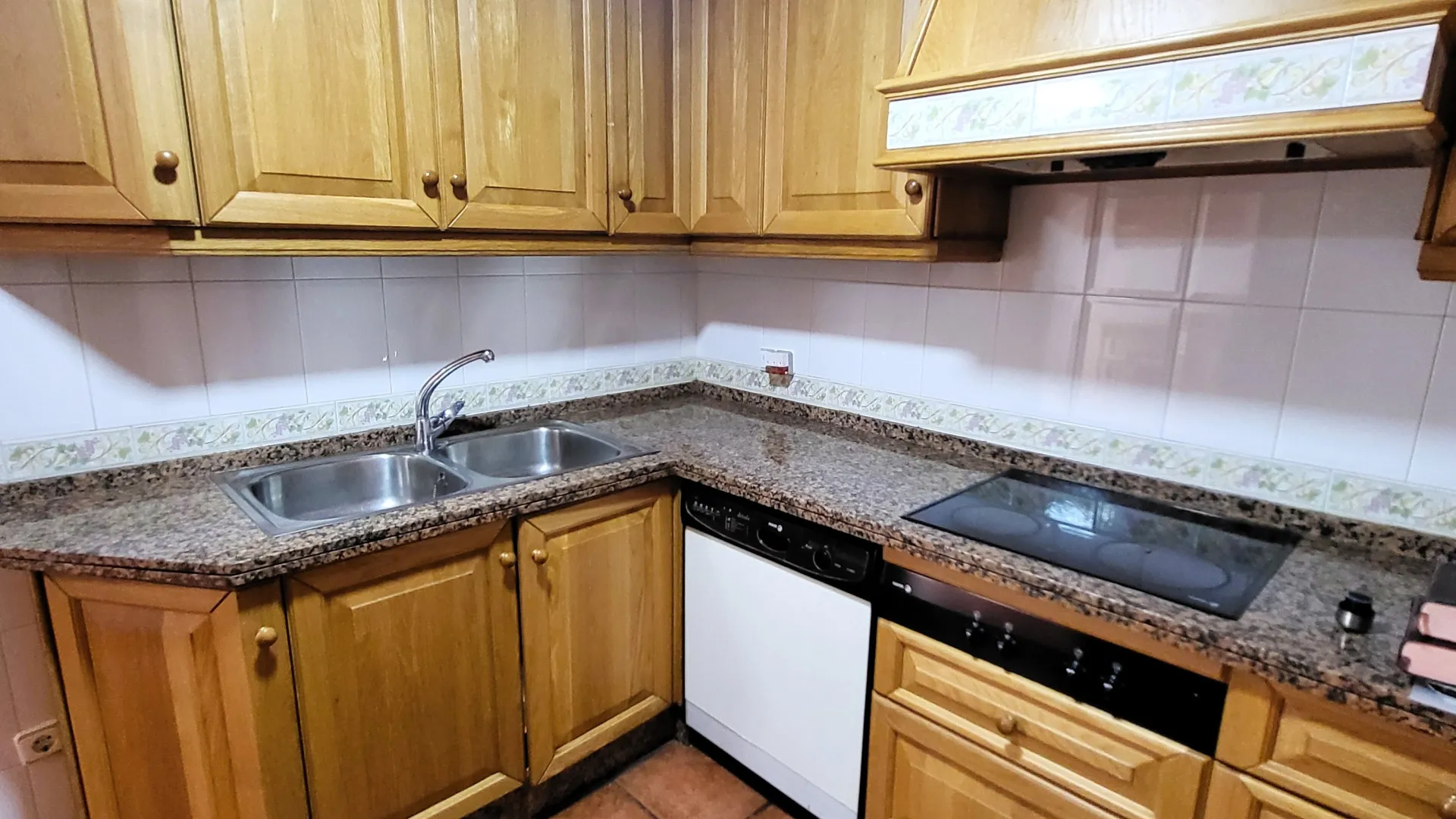 4 bedrooms Calvario ground floor apartment for sale