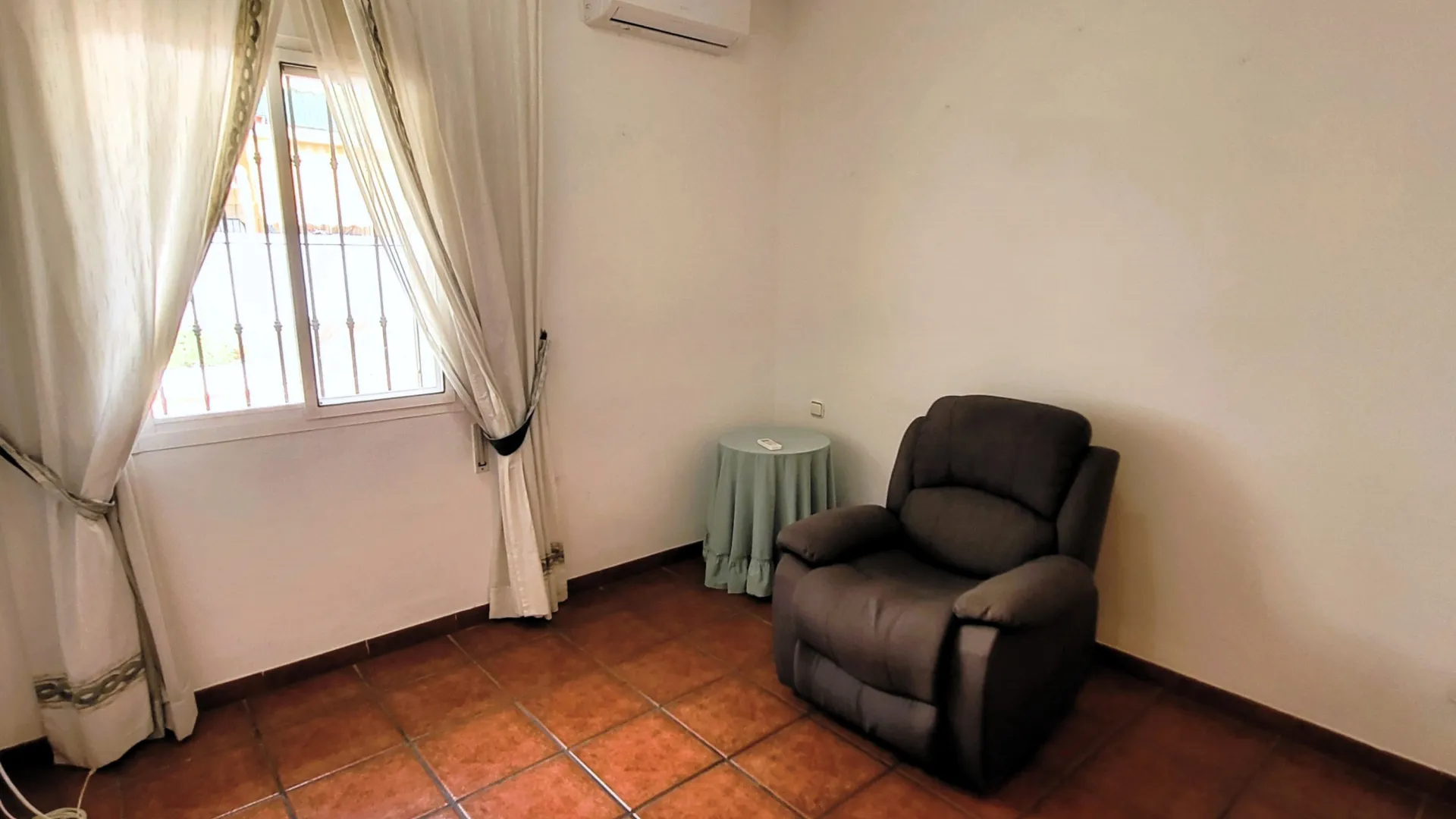 4 bedrooms Calvario ground floor apartment for sale