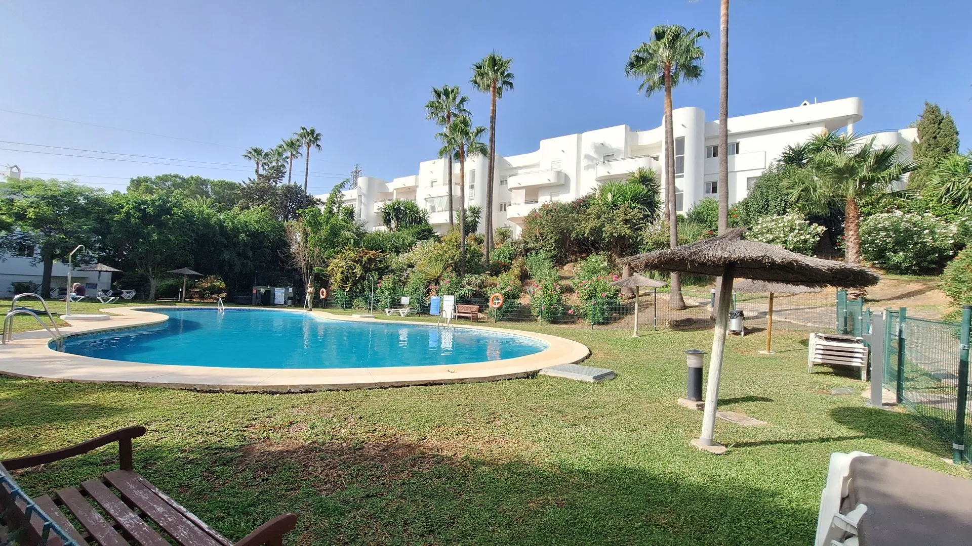 Apartment in Estepona West for sale