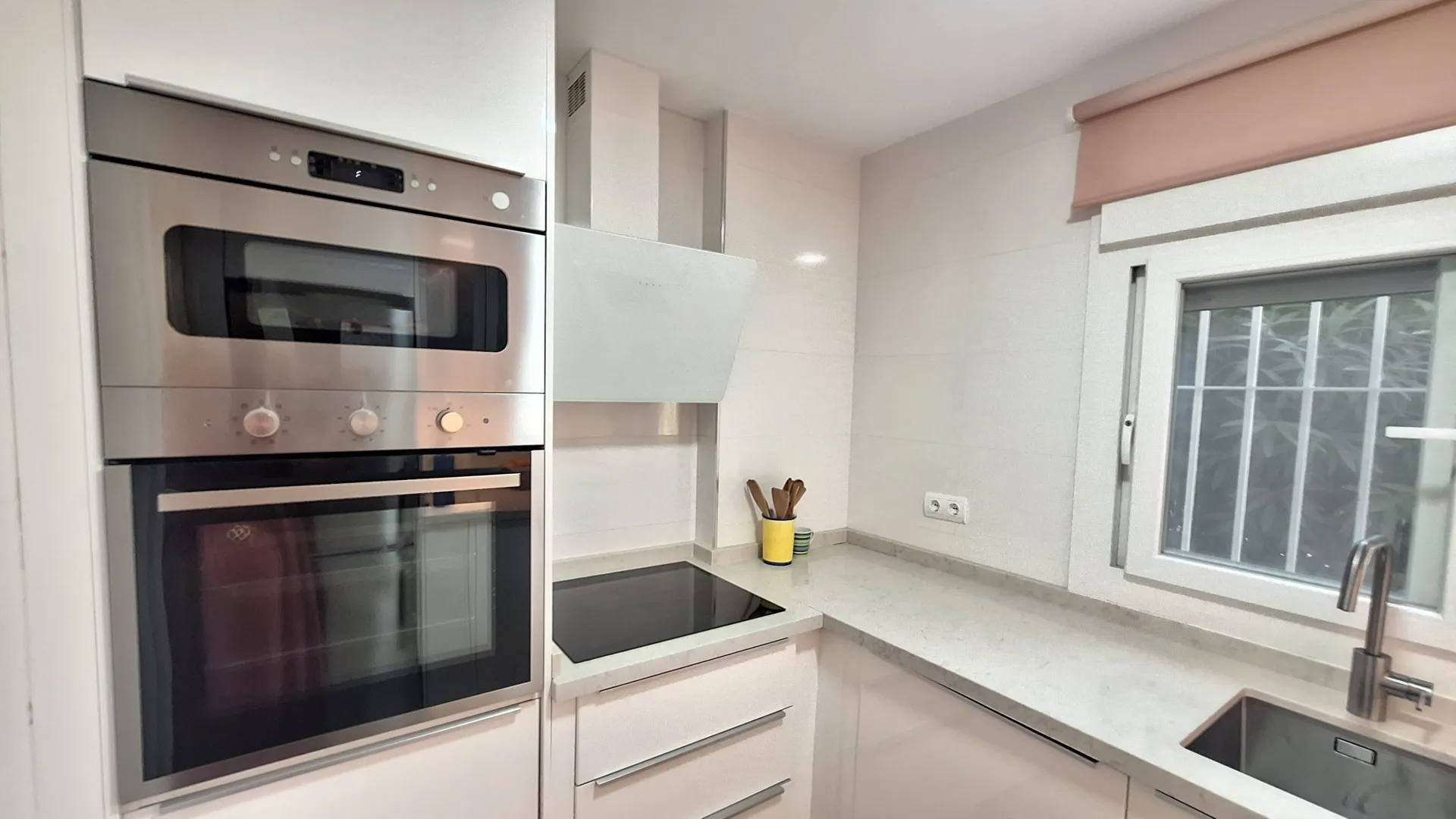 Apartment in Estepona West for sale