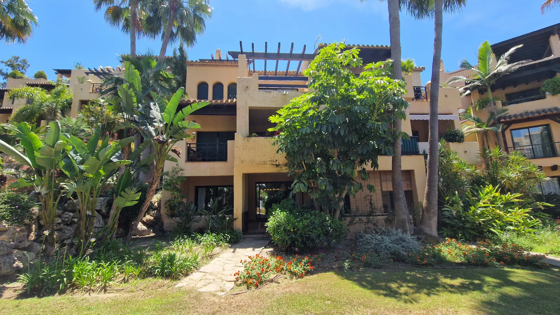 For sale 2 bedrooms ground floor apartment in El Campanario