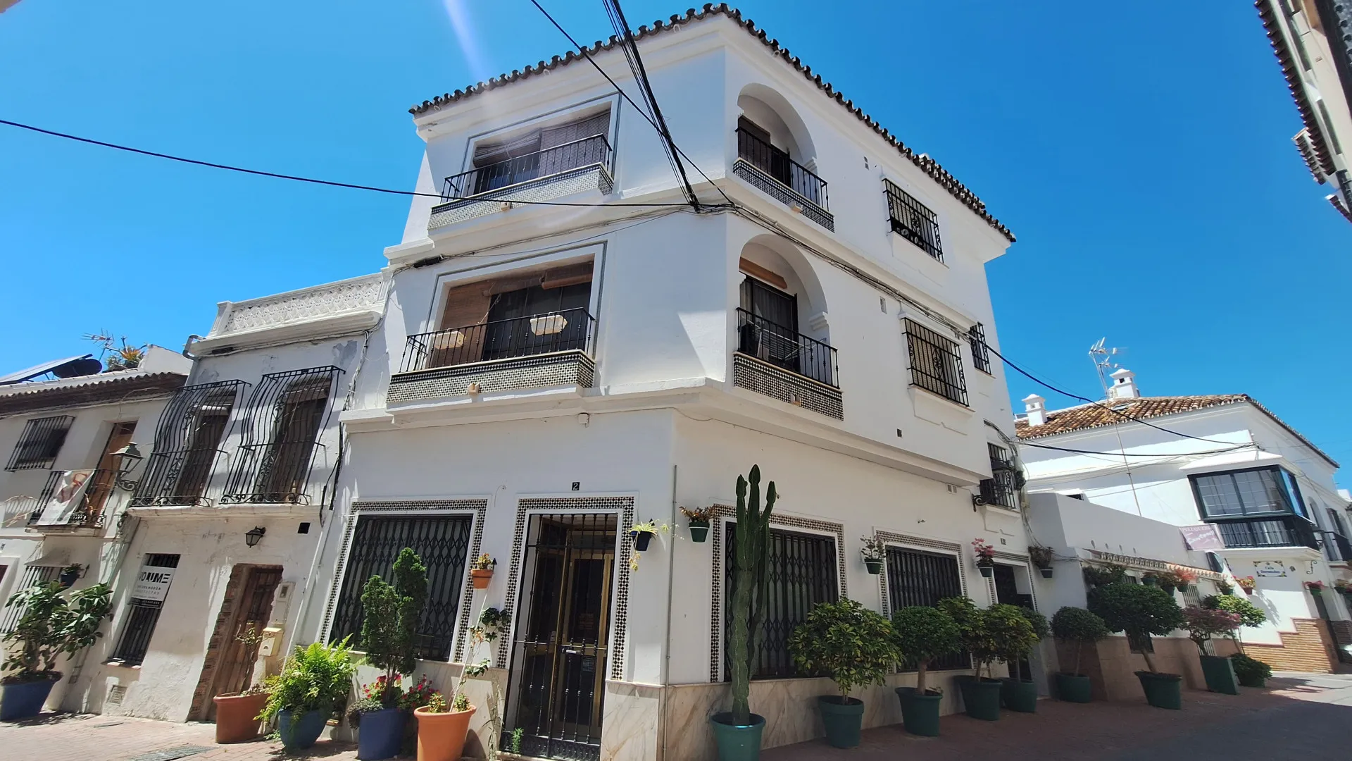 Se vende casa con 5 dormitorios en Estepona Casco Antiguo