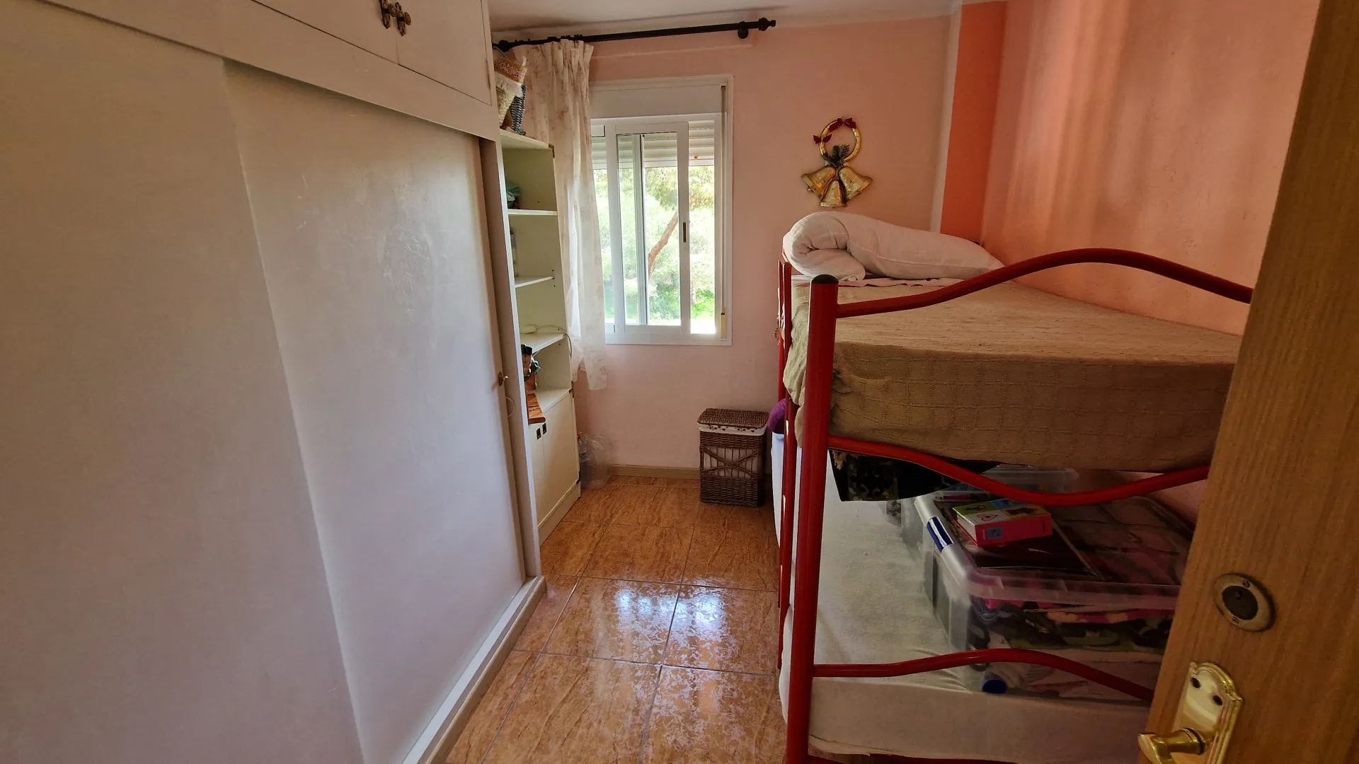 Buy apartment in Estepona West with 3 bedrooms