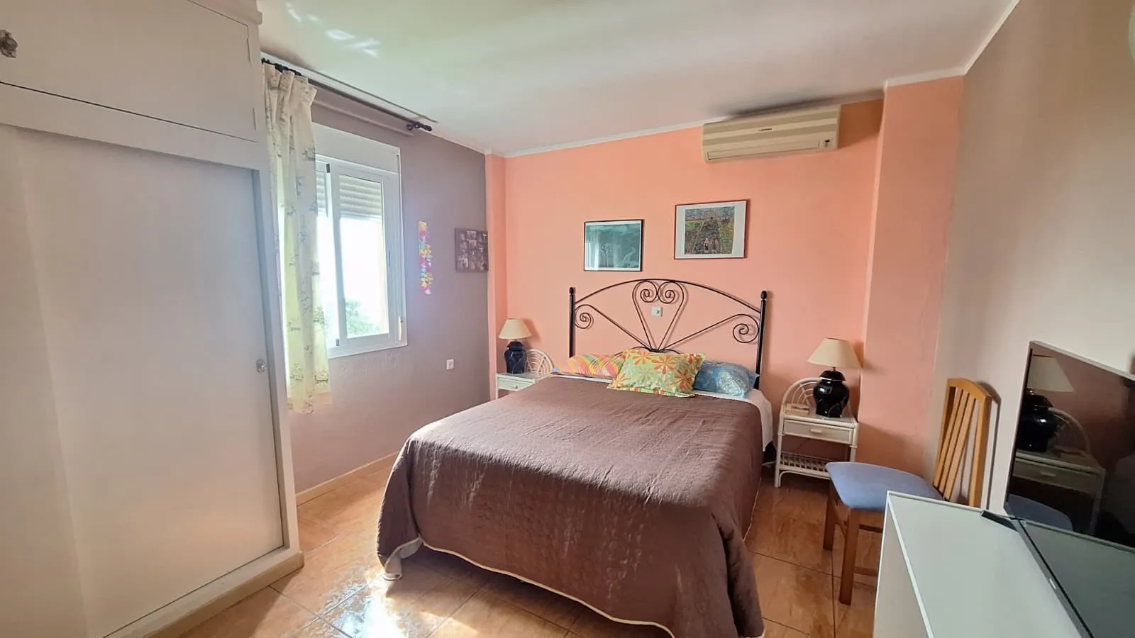 Buy apartment in Estepona West with 3 bedrooms