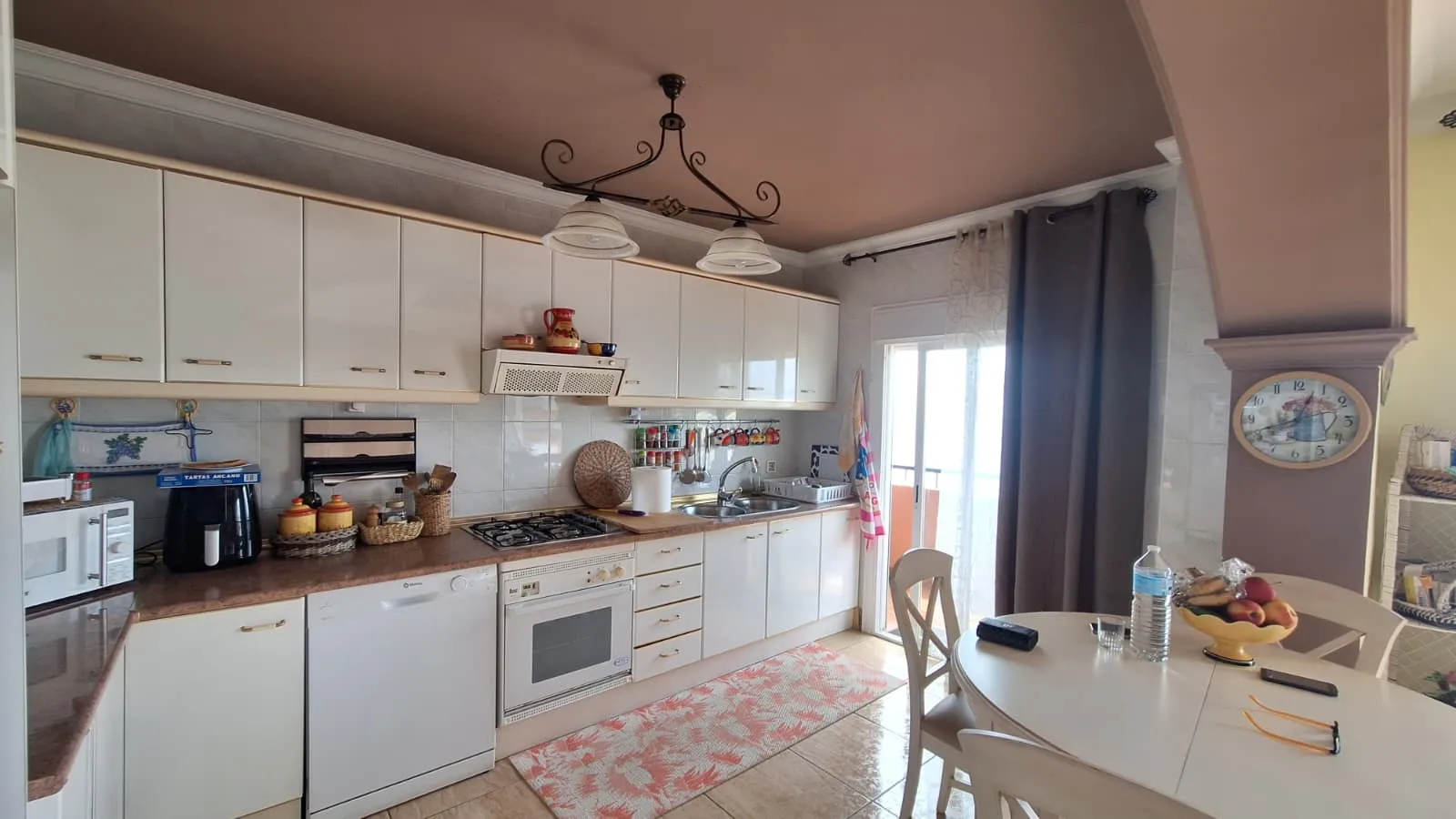 Buy apartment in Estepona West with 3 bedrooms