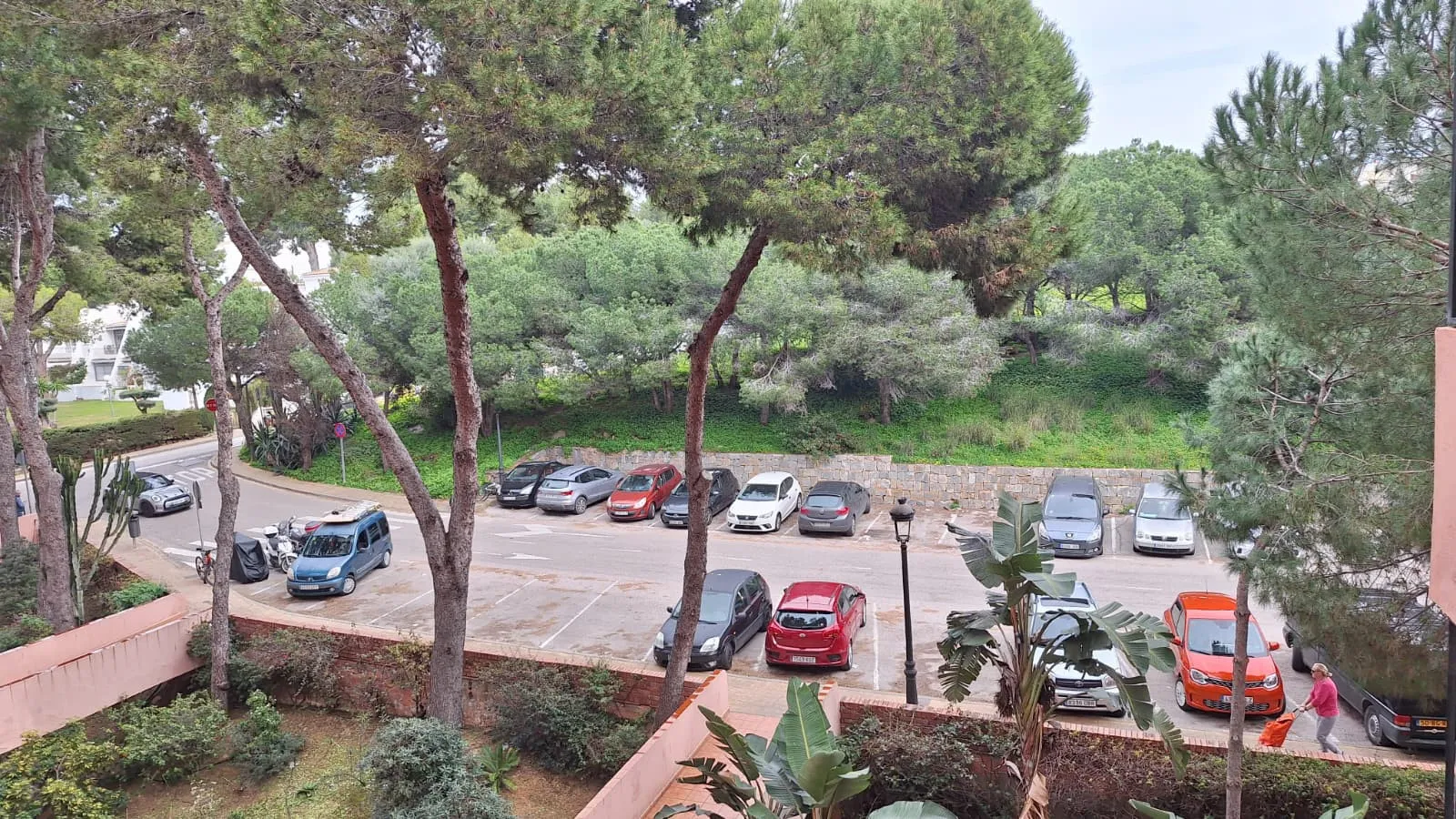 Buy apartment in Estepona West with 3 bedrooms