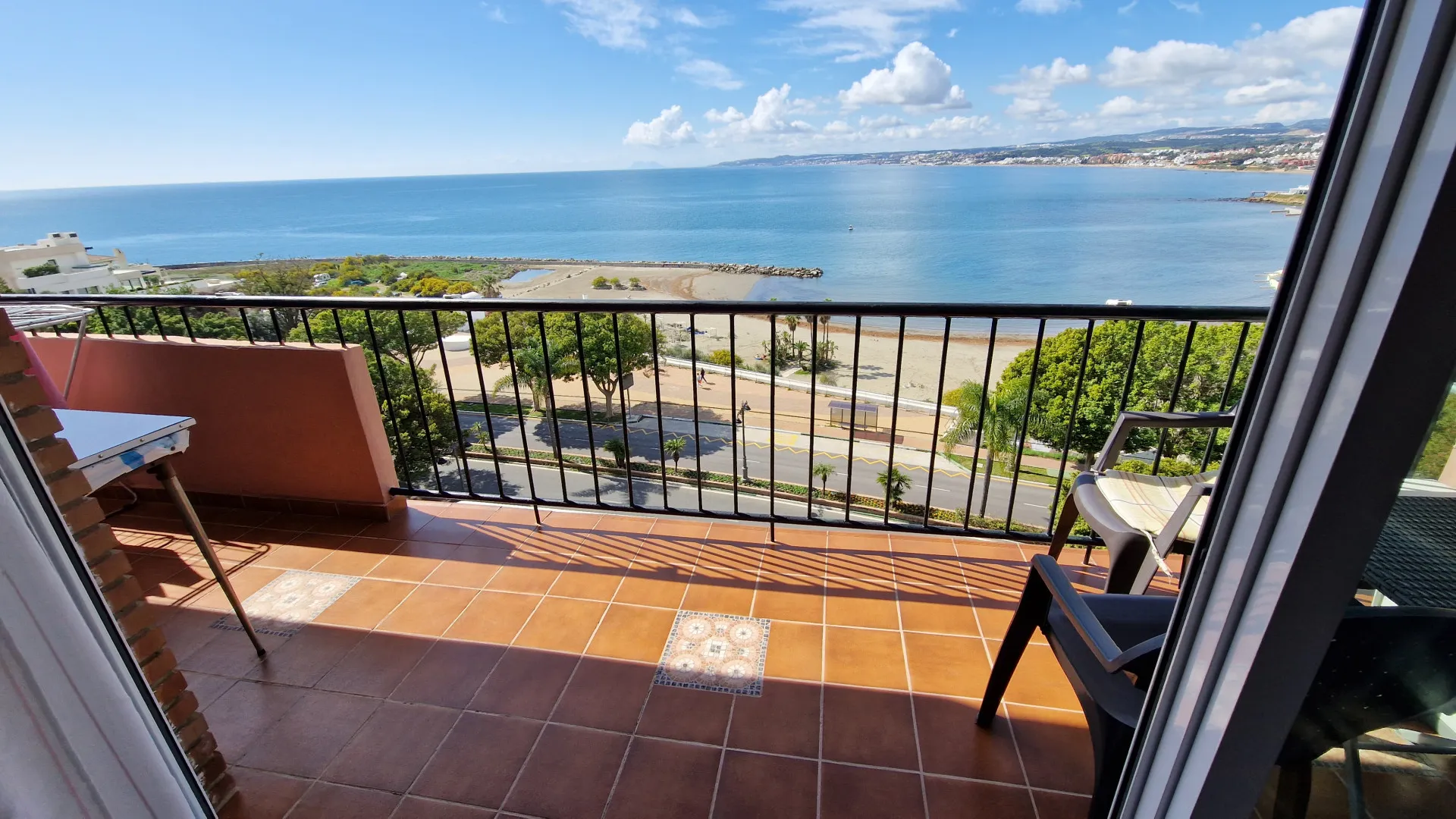 Buy apartment in Estepona West with 3 bedrooms