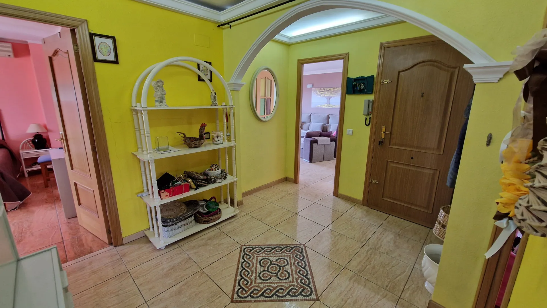 Buy apartment in Estepona West with 3 bedrooms