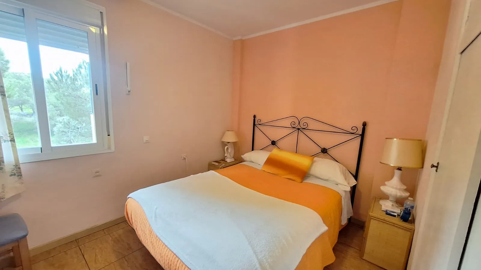 Buy apartment in Estepona West with 3 bedrooms