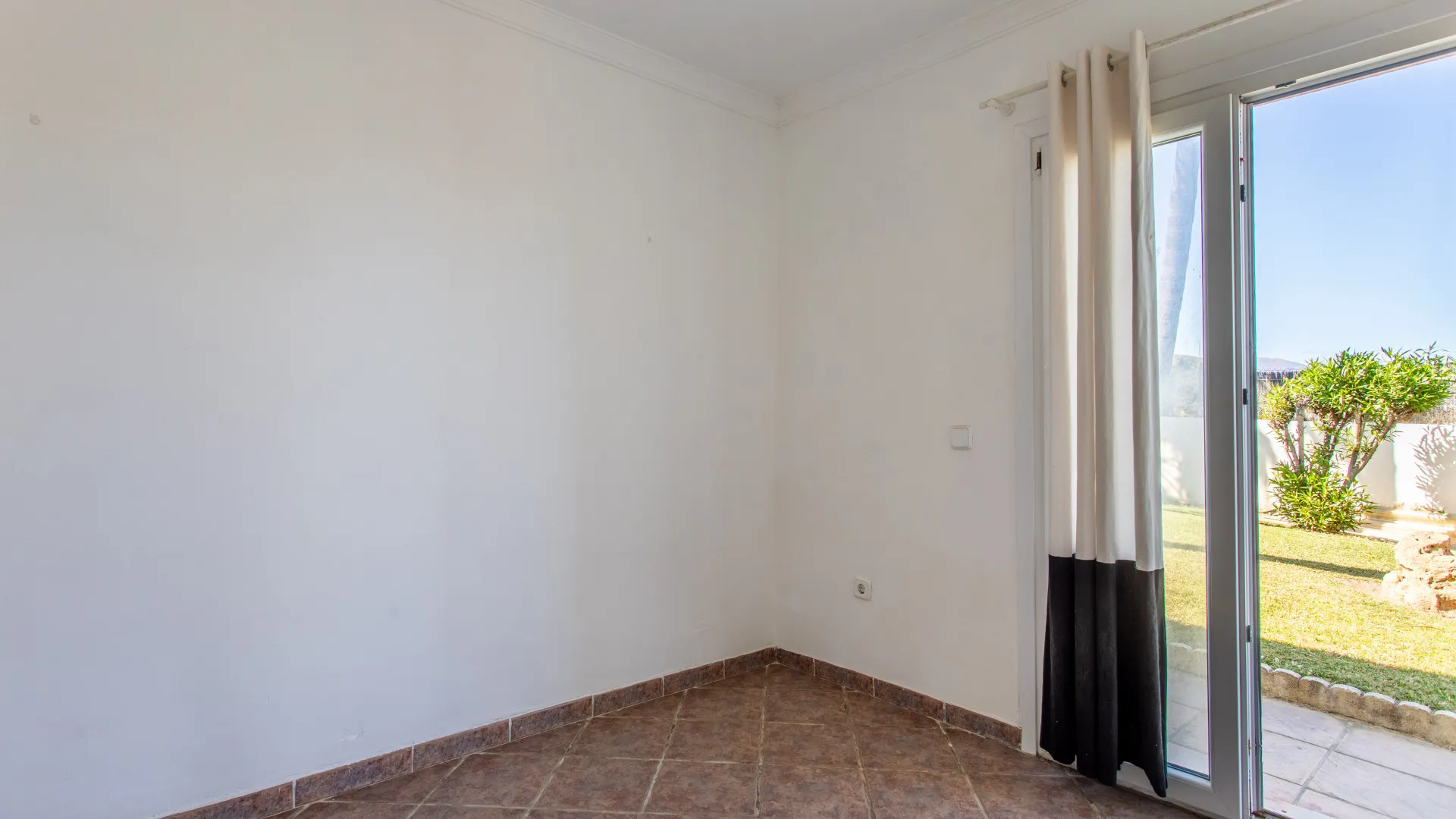 Villa in Chullera for sale