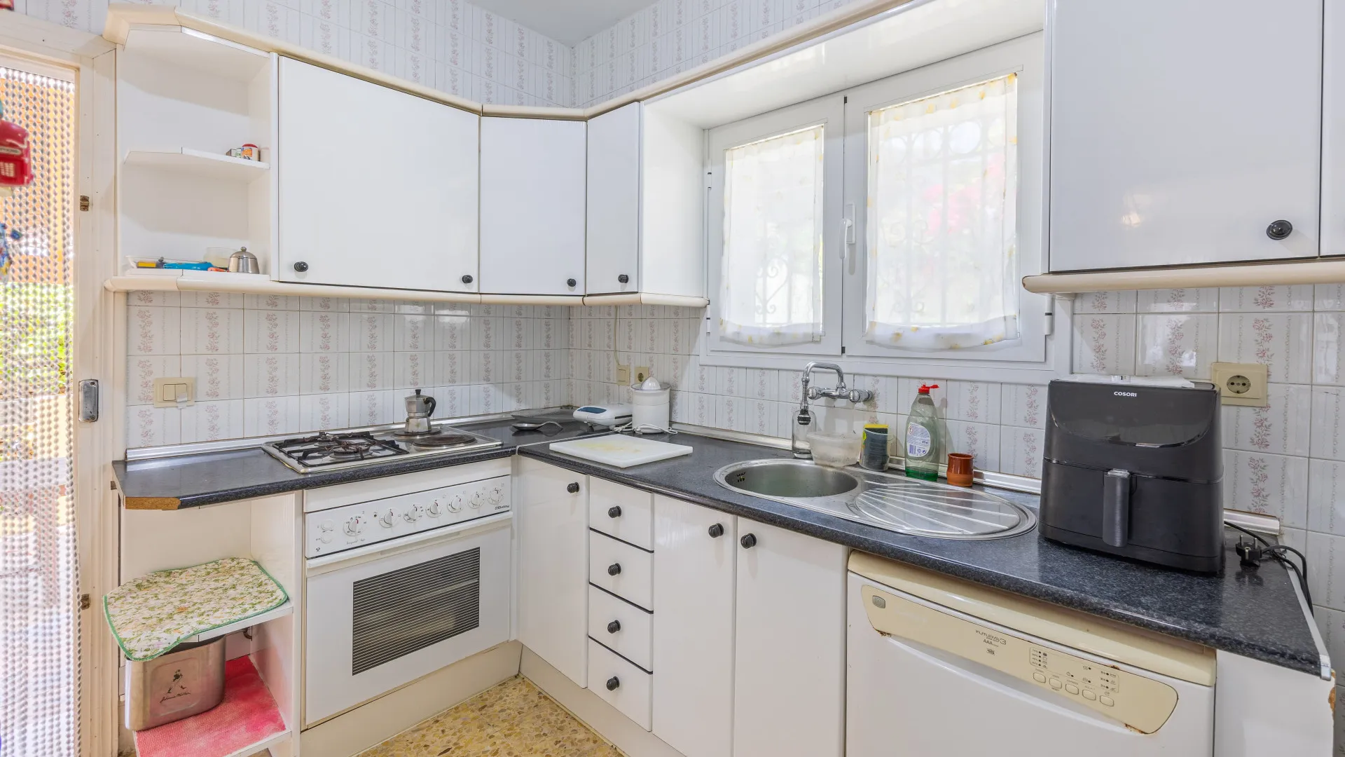 Chalet a la venta en Jardin Tropical con 3 dormitorios