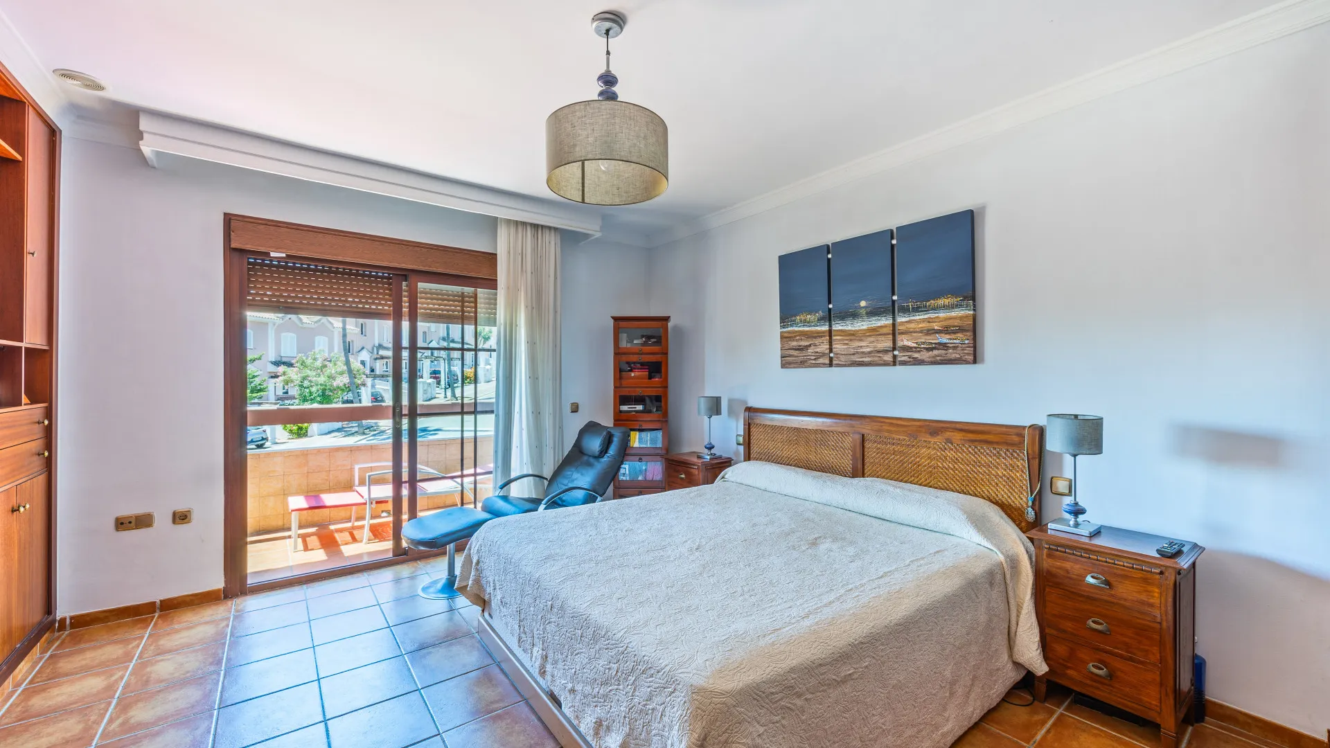 For sale town house with 3 bedrooms in Alcaidesa Costa