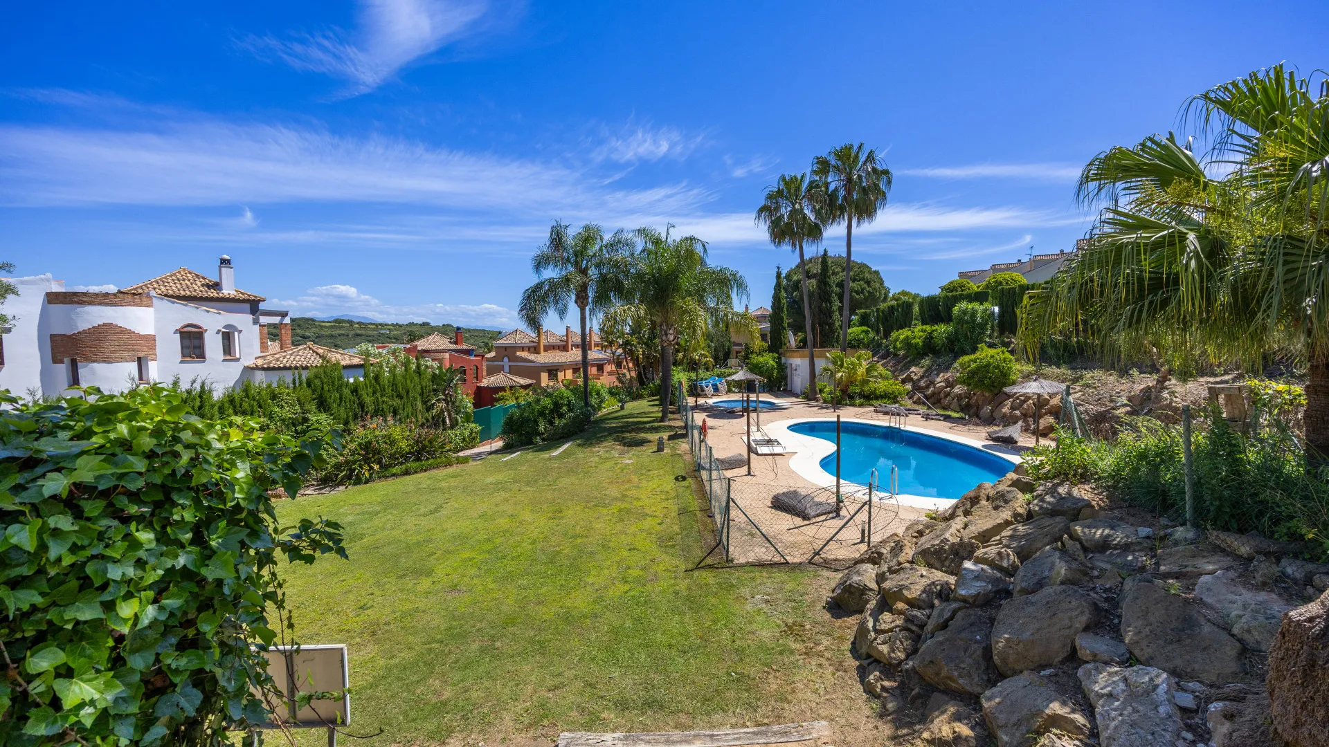 For sale town house with 3 bedrooms in Alcaidesa Costa