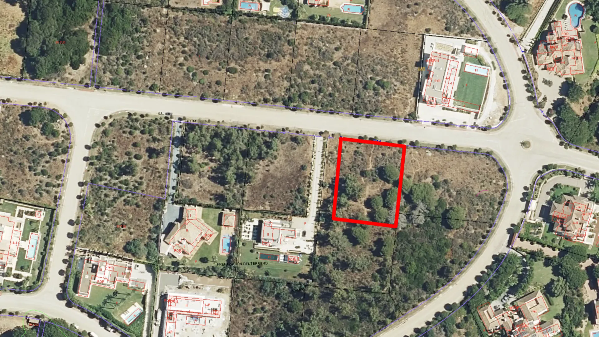 Plot for sale in Zona L