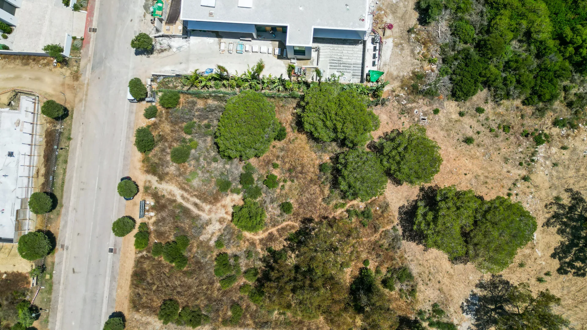 Plot for sale in Zona L