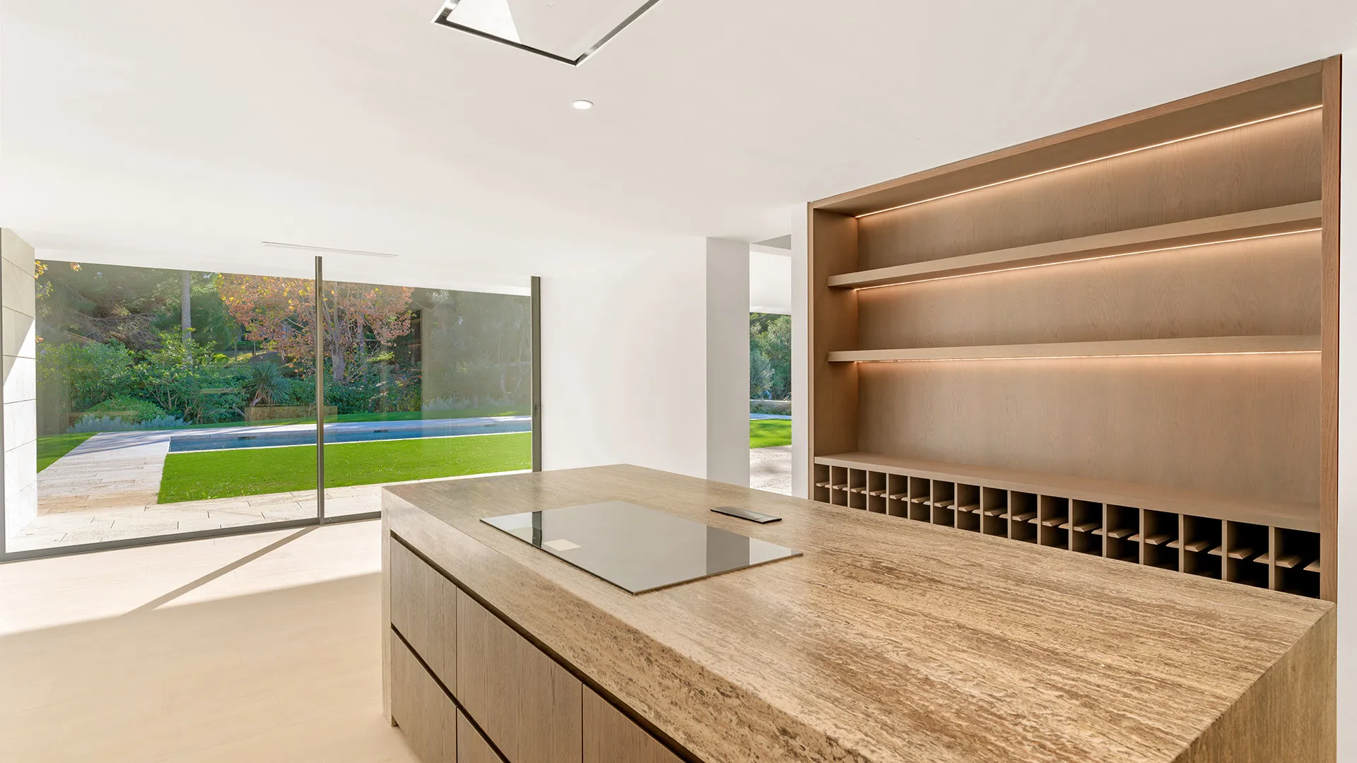 For sale Kings & Queens villa