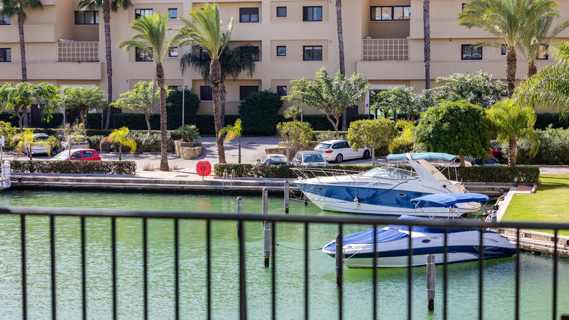 For sale Isla Carey apartment