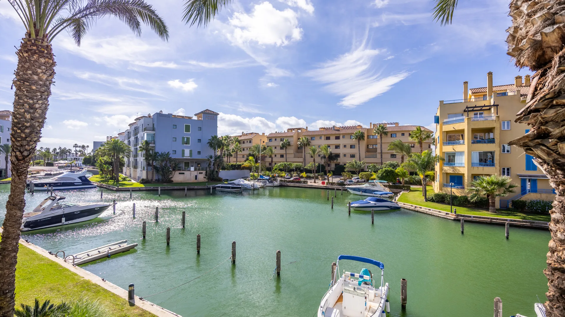 For sale Isla Carey apartment