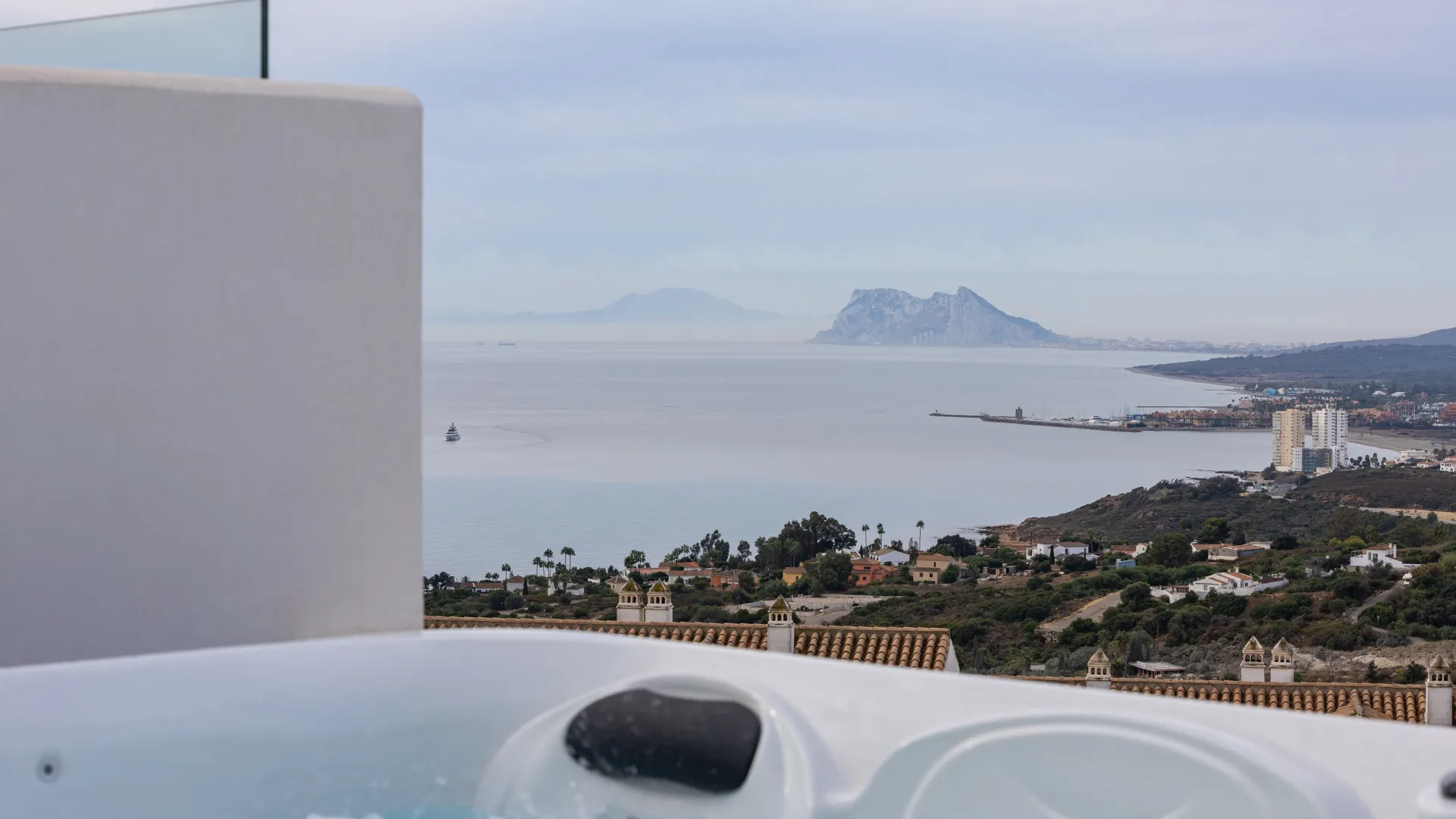 Town house in Bahia de las Rocas for sale