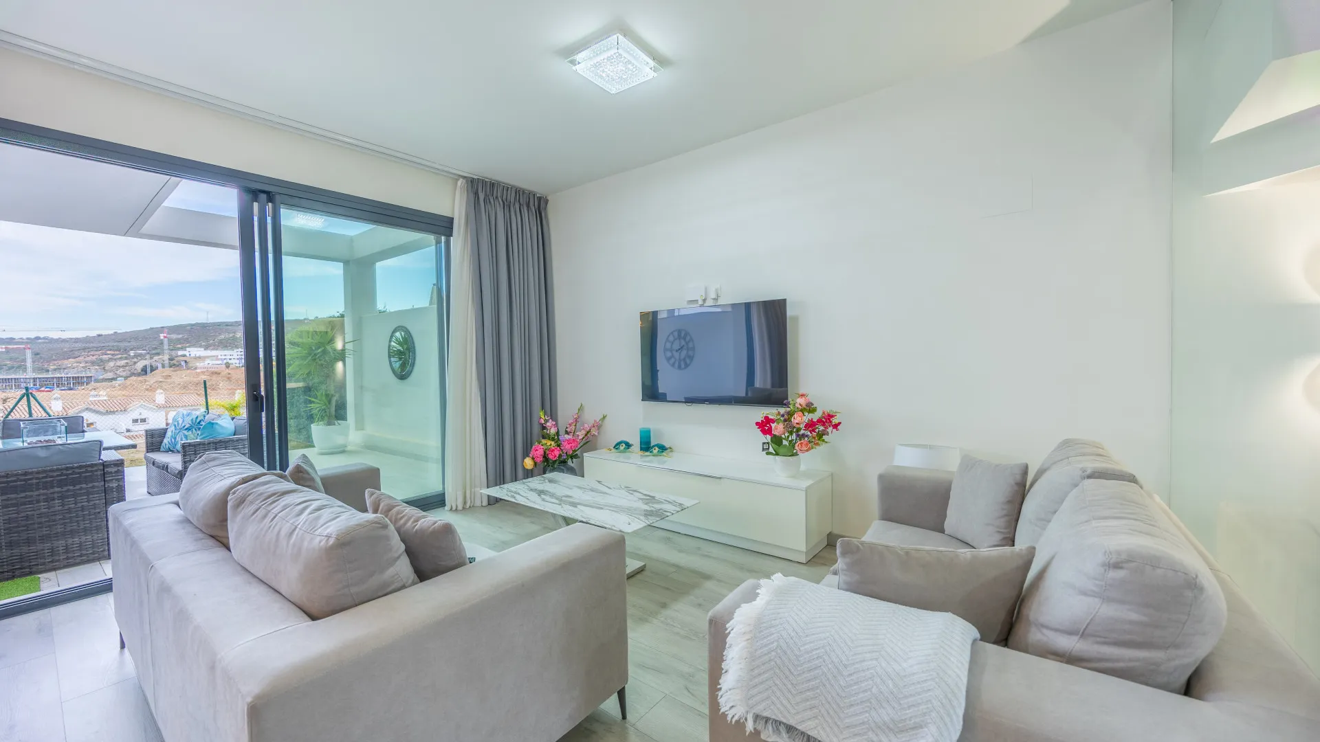 Town house in Bahia de las Rocas for sale
