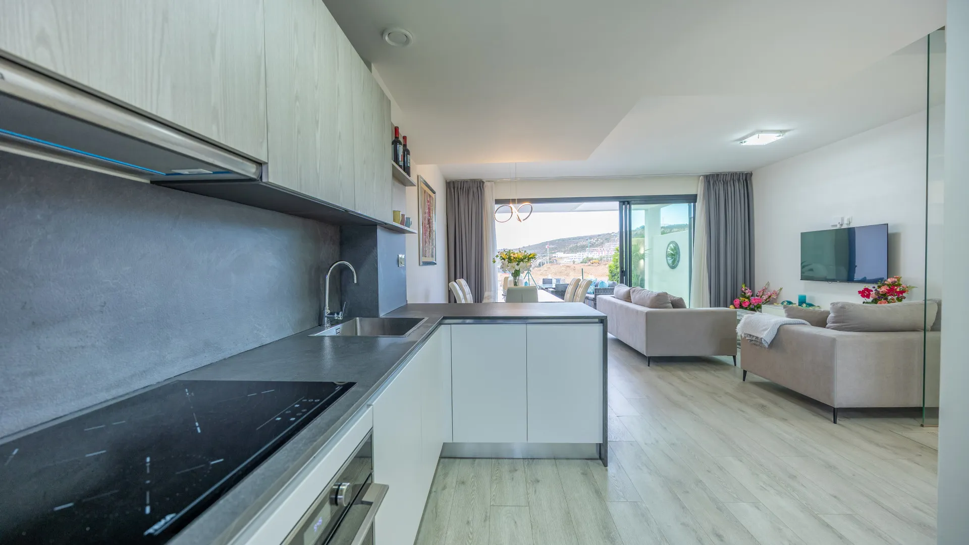 Town house in Bahia de las Rocas for sale