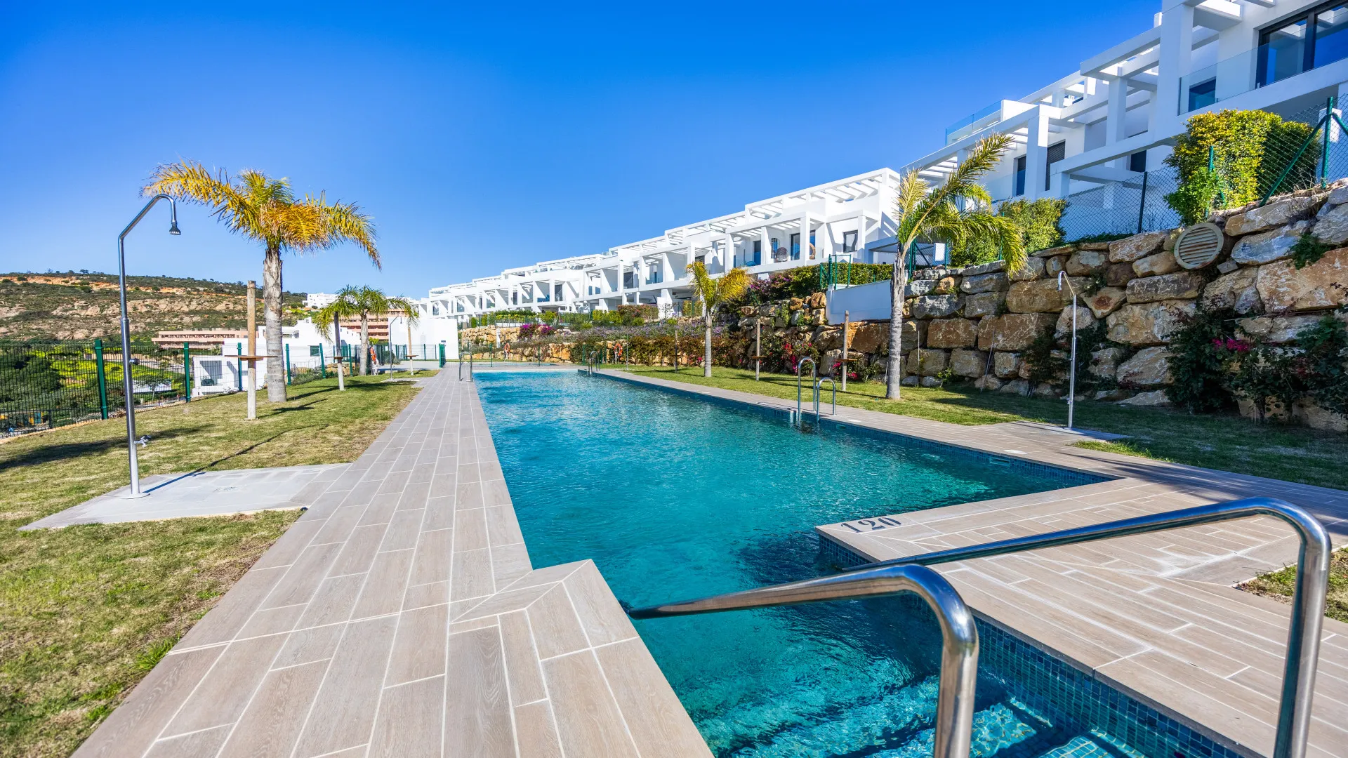 Town house in Bahia de las Rocas for sale
