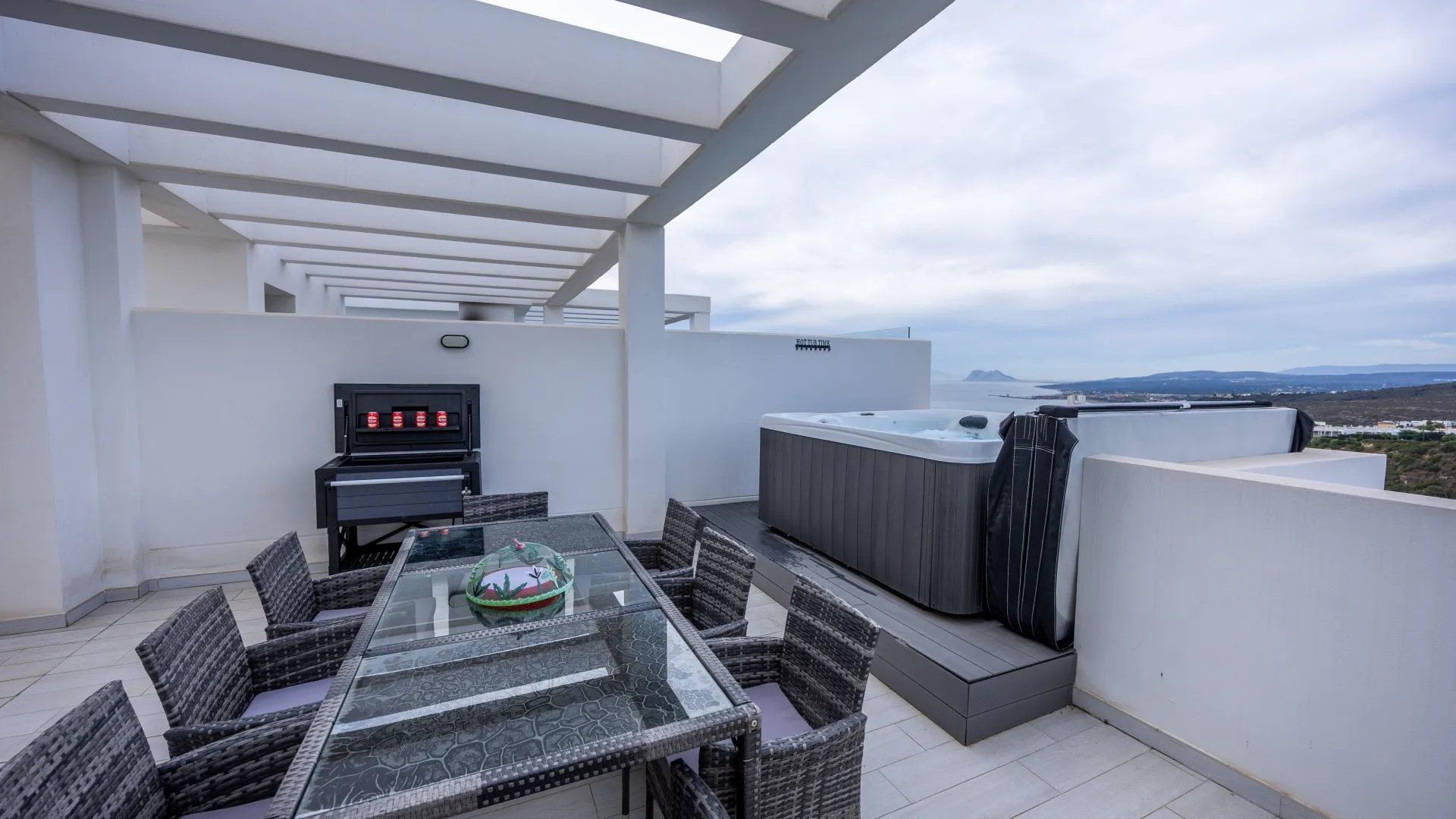 Town house in Bahia de las Rocas for sale