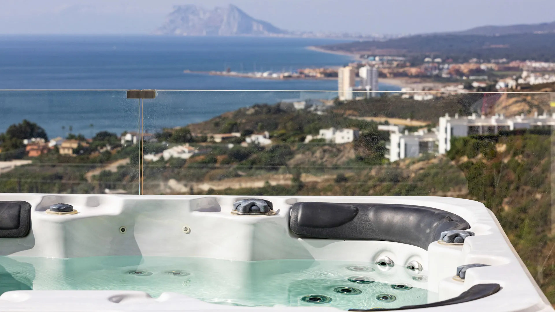 For sale 3 bedrooms town house in Bahia de las Rocas