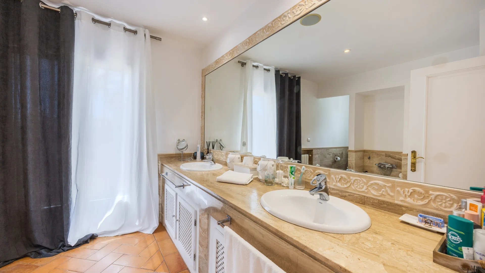 4 bedrooms villa in Zona F for sale