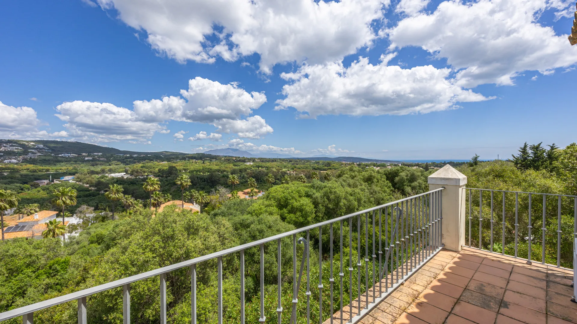 4 bedrooms villa in Zona F for sale