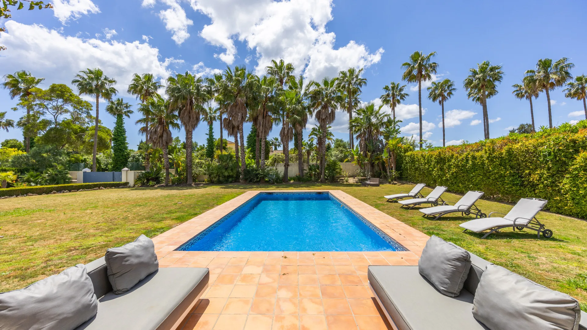 4 bedrooms villa in Zona F for sale