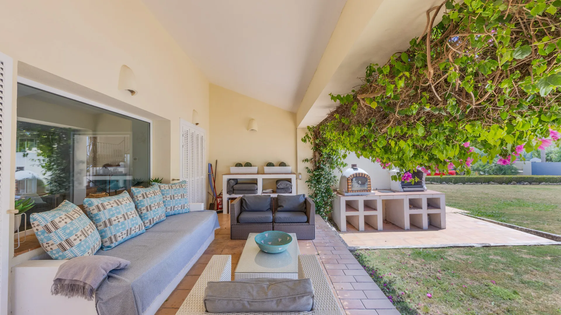 4 bedrooms villa in Zona F for sale