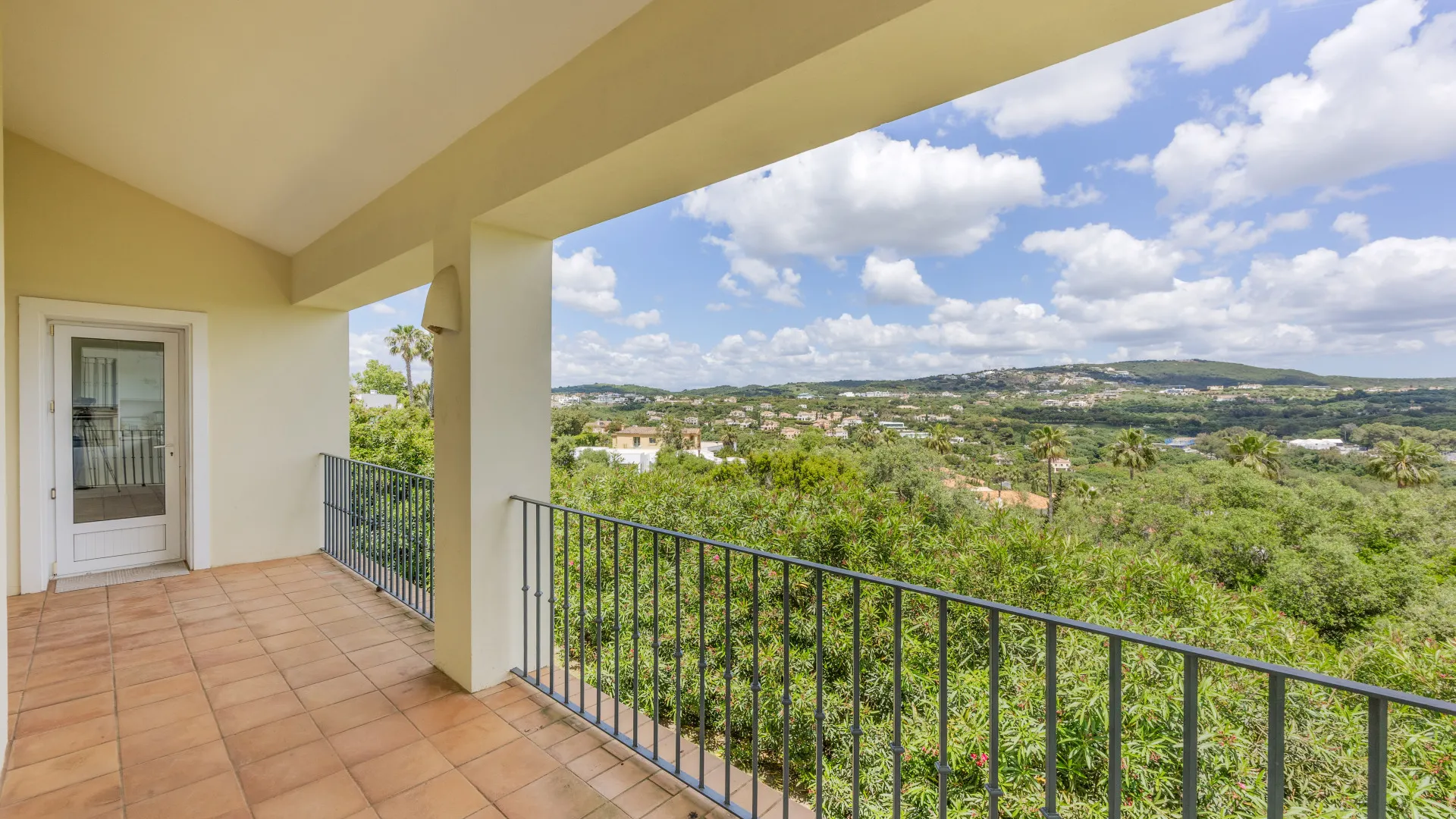 4 bedrooms villa in Zona F for sale