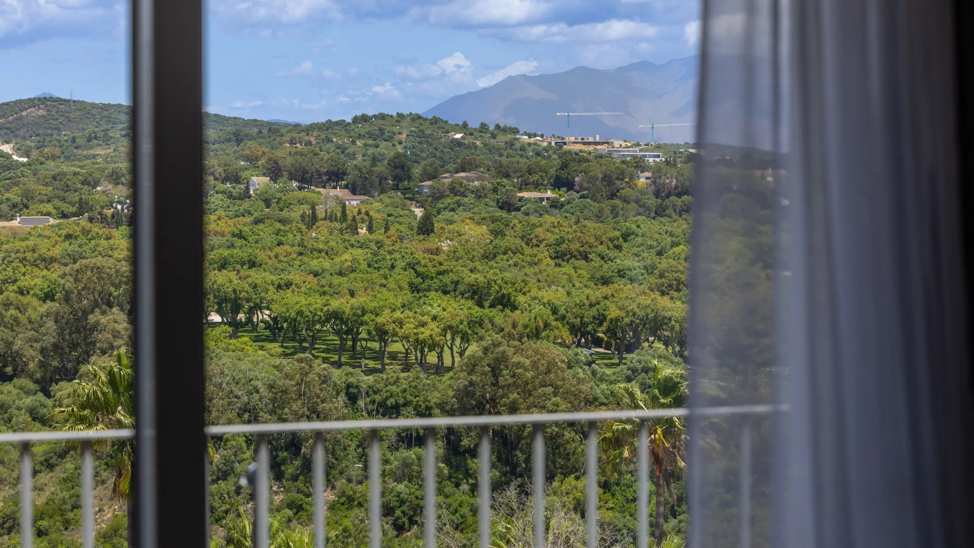 4 bedrooms villa in Zona F for sale