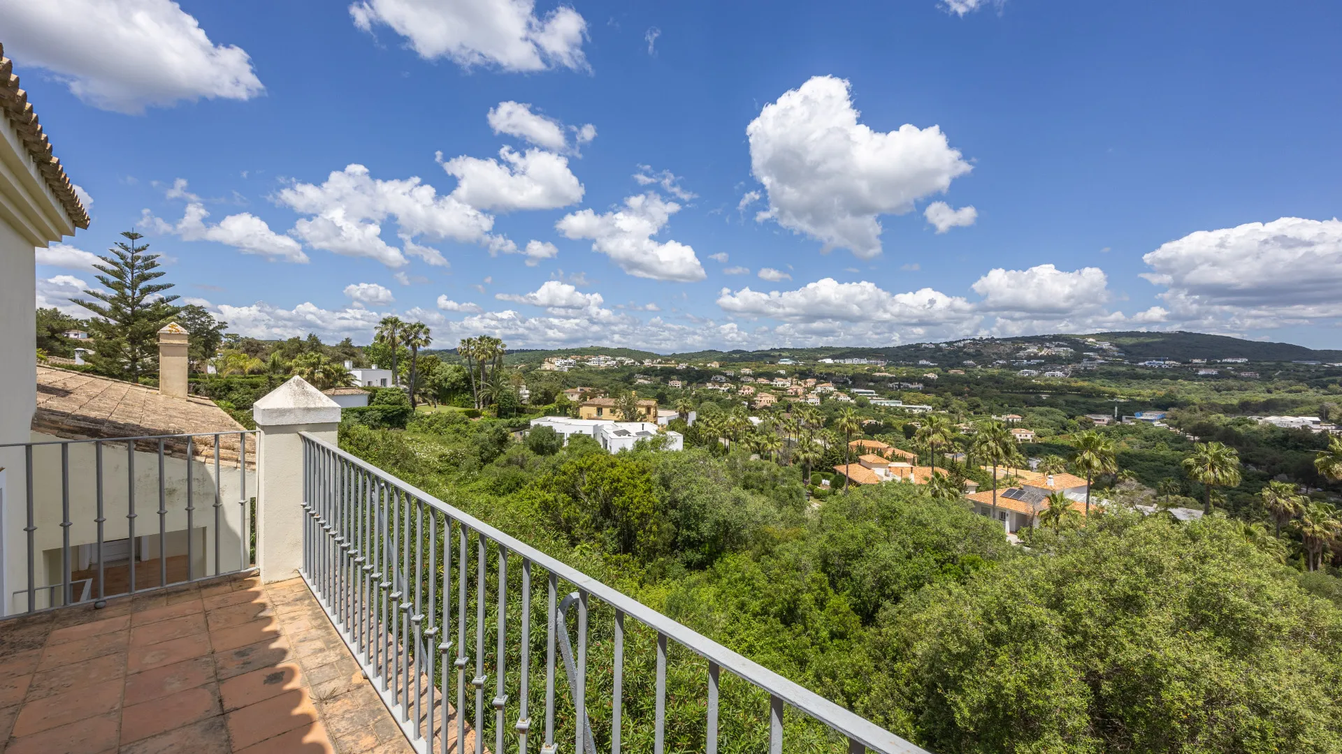 4 bedrooms villa in Zona F for sale