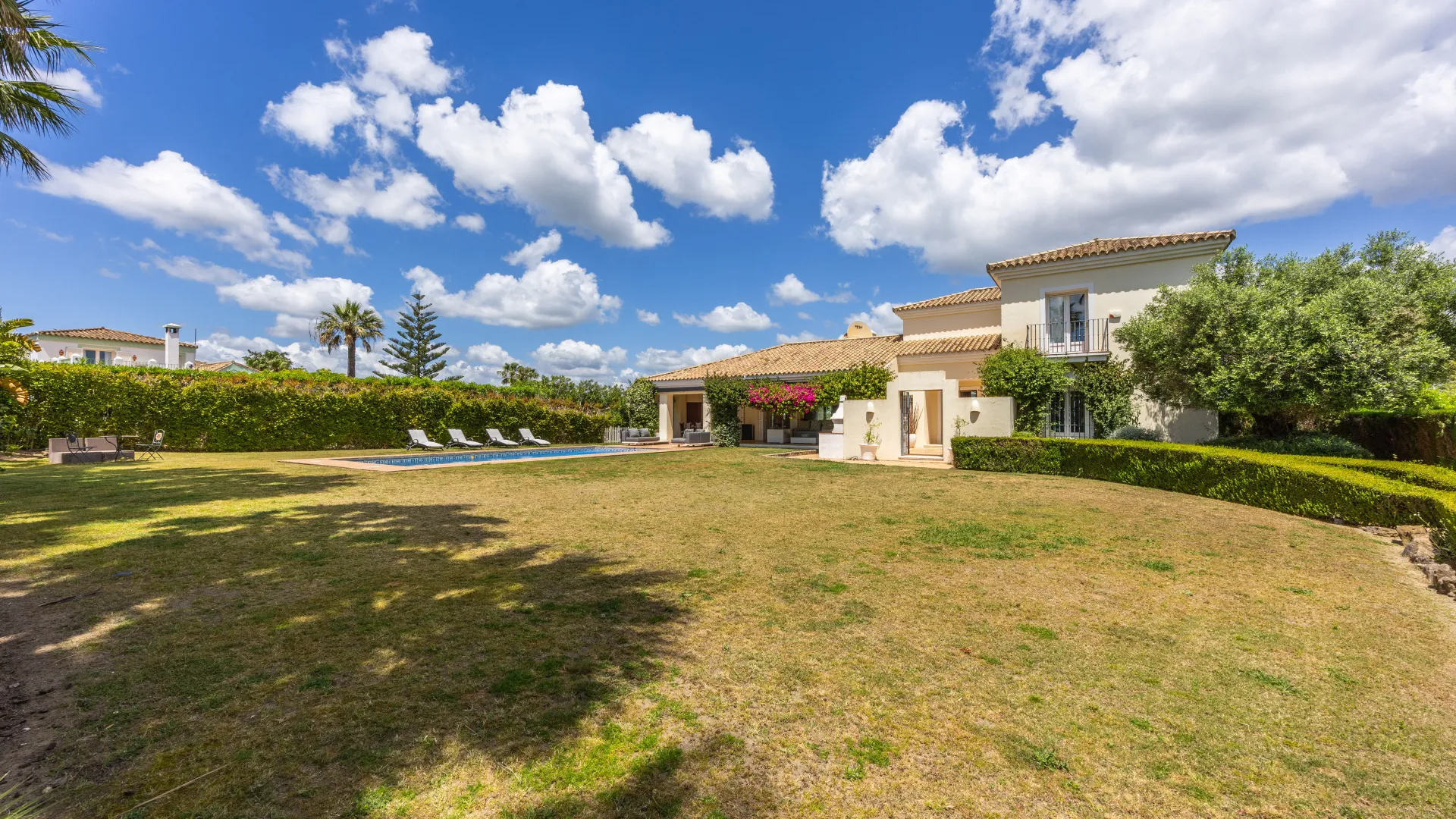 4 bedrooms villa in Zona F for sale