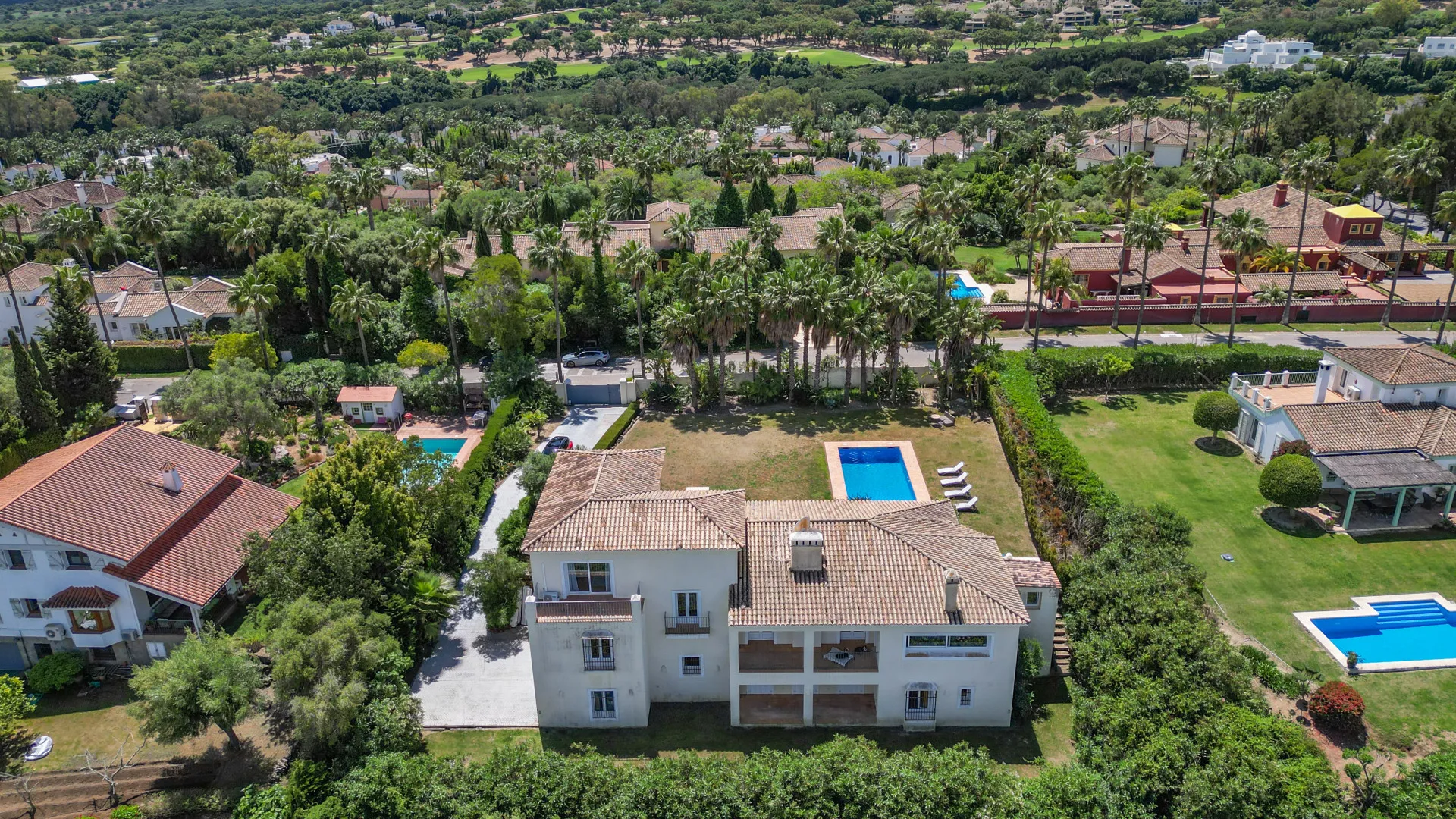 4 bedrooms villa in Zona F for sale